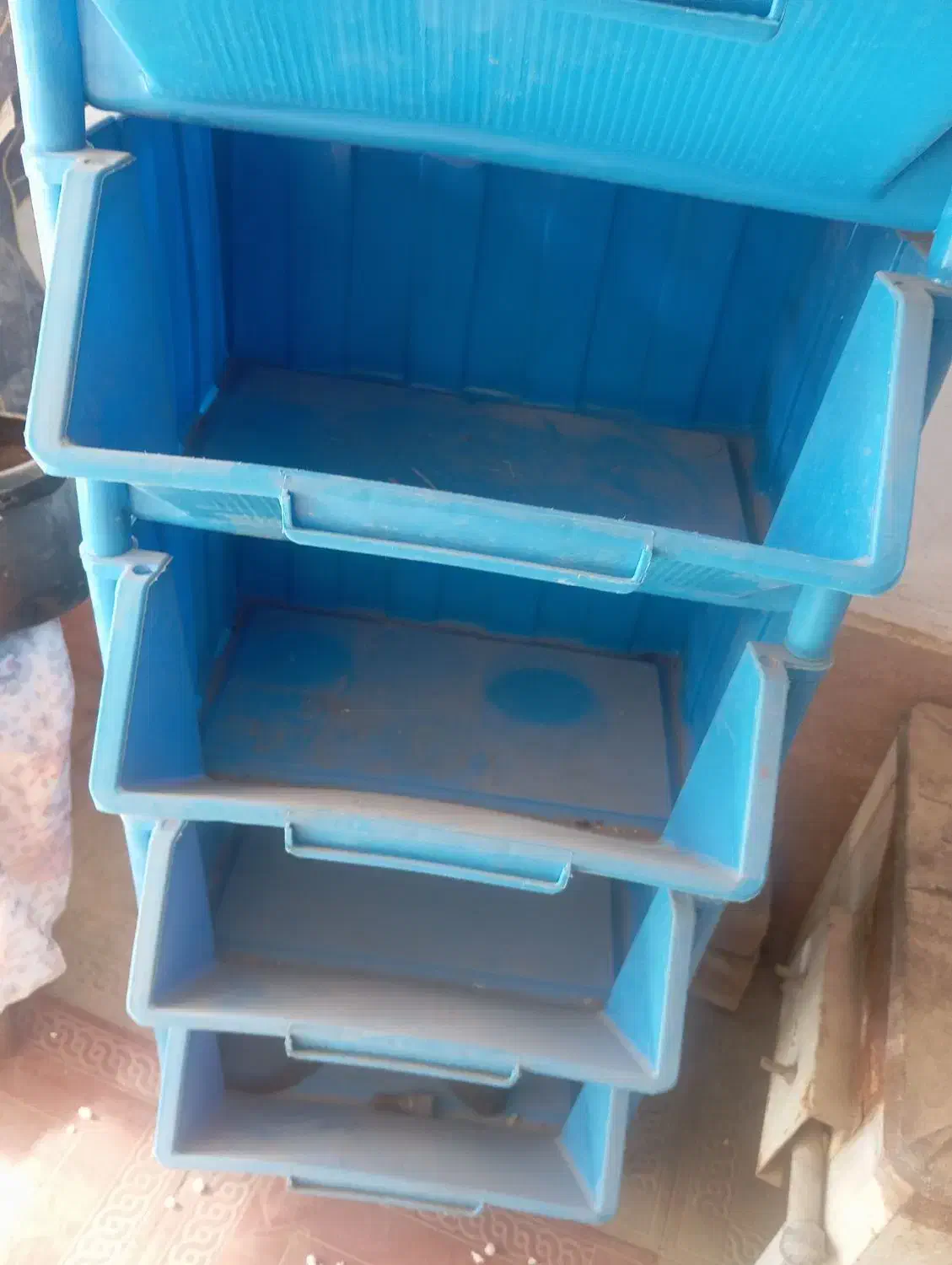 دوعدد میز یکی چوبی یکی اهنی|میز تحریر و کامپیوتر|سبزوار, همت|دیوار