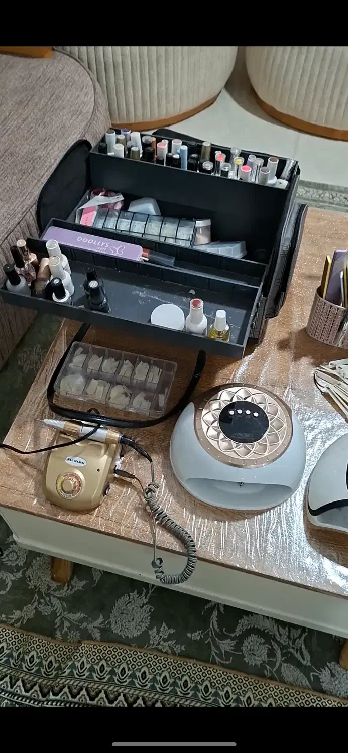 وسایل ناخن تکمیل|آرایشگاه و سالن‌های زیبایی|سردشت, |دیوار