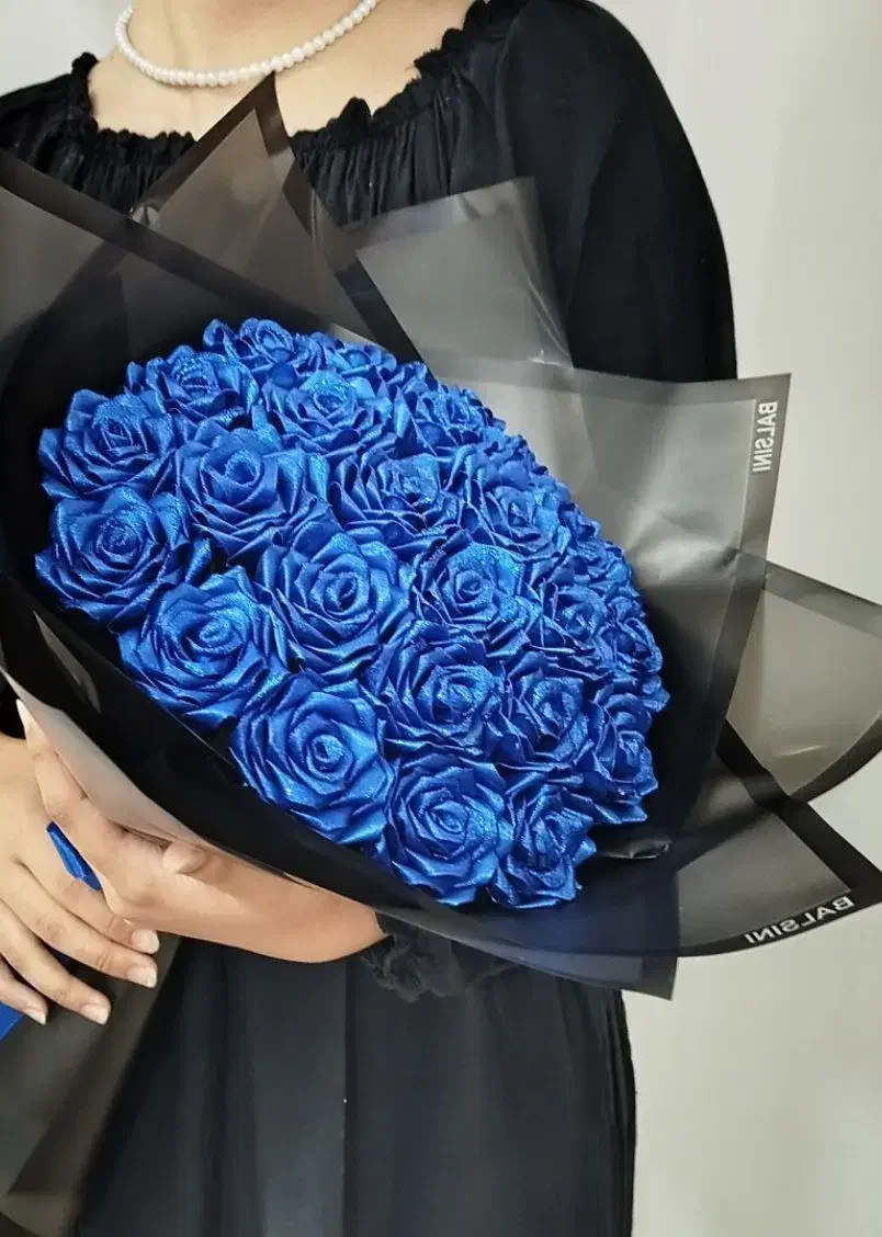 گل رز و پروانه|گل مصنوعی|نیشابور, شهرک جانبازان|دیوار