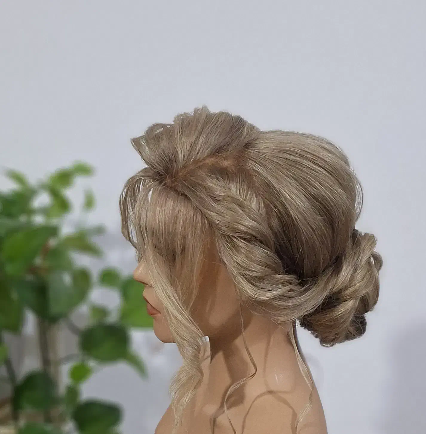 انواع خدمات( شنیون،زلف،بافت) اصلاح صورت و کوتاهی|خدمات آرایشگری و زیبایی|کازرون, |دیوار