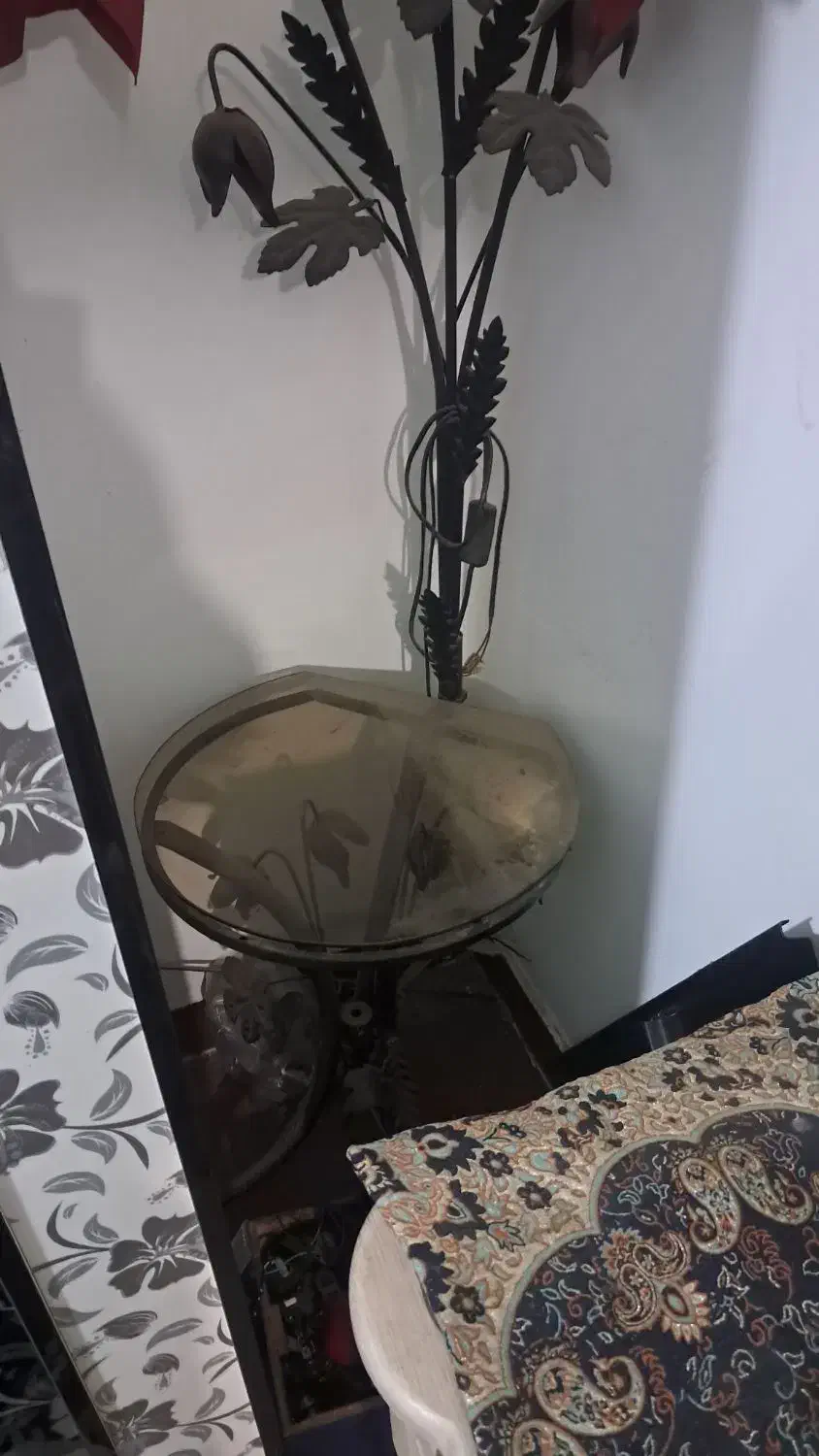 میز و چراغ خواب|چراغ خواب و آباژور|اهواز, زندوکیلی|دیوار