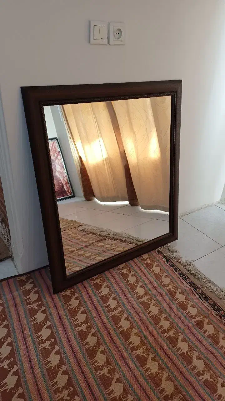 آینه|آینه|تهران, تسلیحات|دیوار