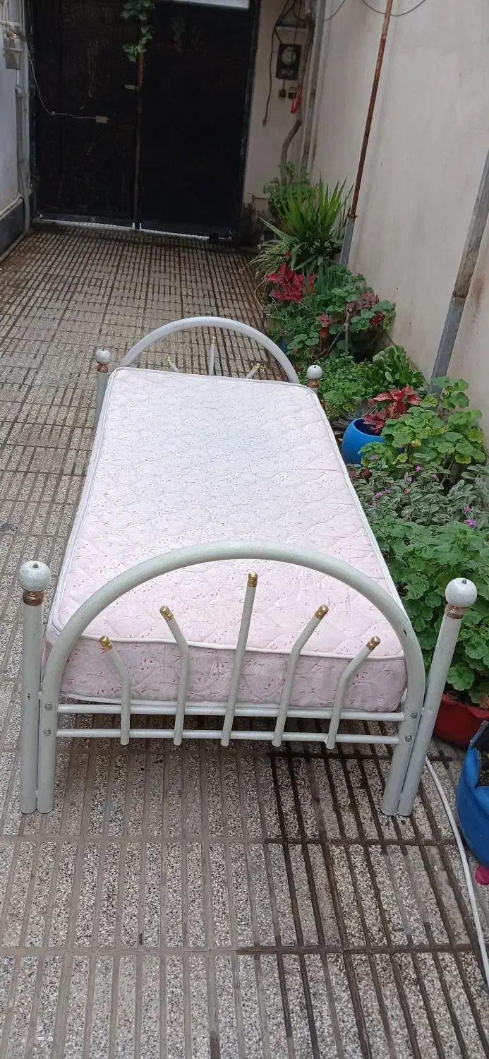 تختخواب فلزی یکنفره|تخت و سرویس خواب|علی‌آباد کتول, |دیوار