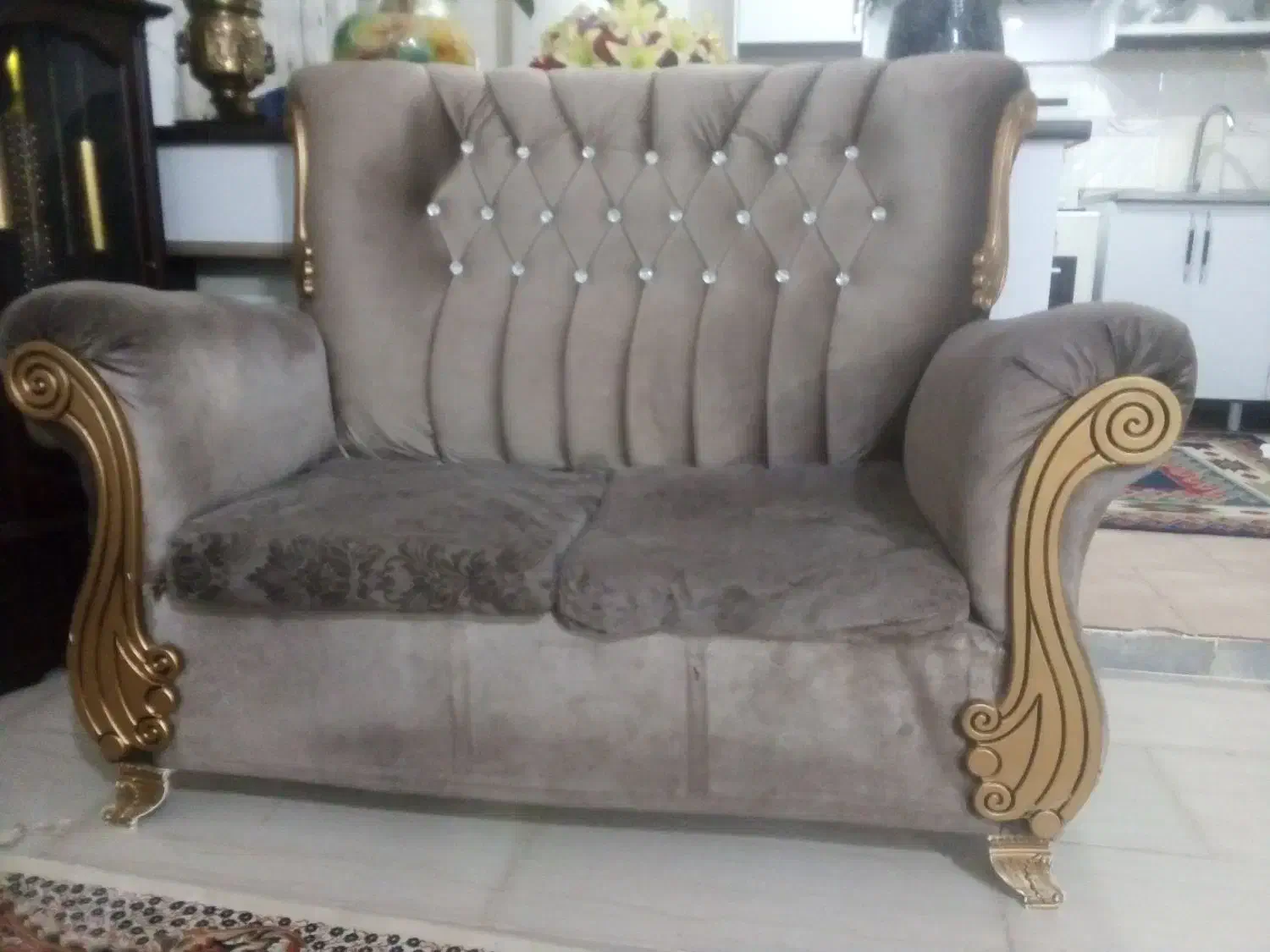 یک دست مبل راحتی|مبلمان خانگی و میز عسلی|سمنان, |دیوار