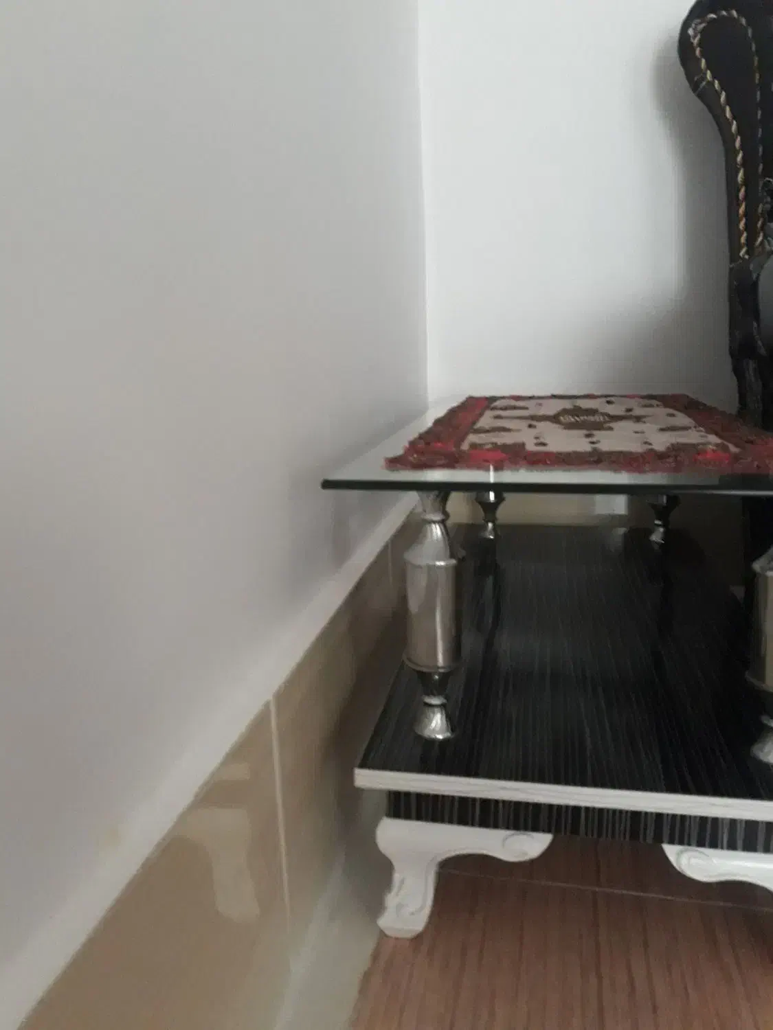 جلومبلی عسلی سه تیکه بارویه منجوق و سنگ دوزی شده|مبلمان خانگی و میز عسلی|میانه, |دیوار