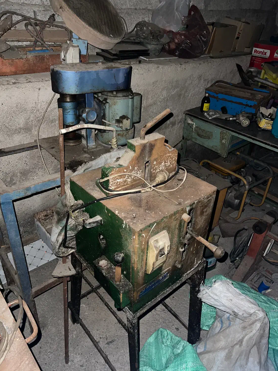 آلمینیوم بر جعبه ای|ماشینآلات صنعتی|رشت, آب و برق|دیوار