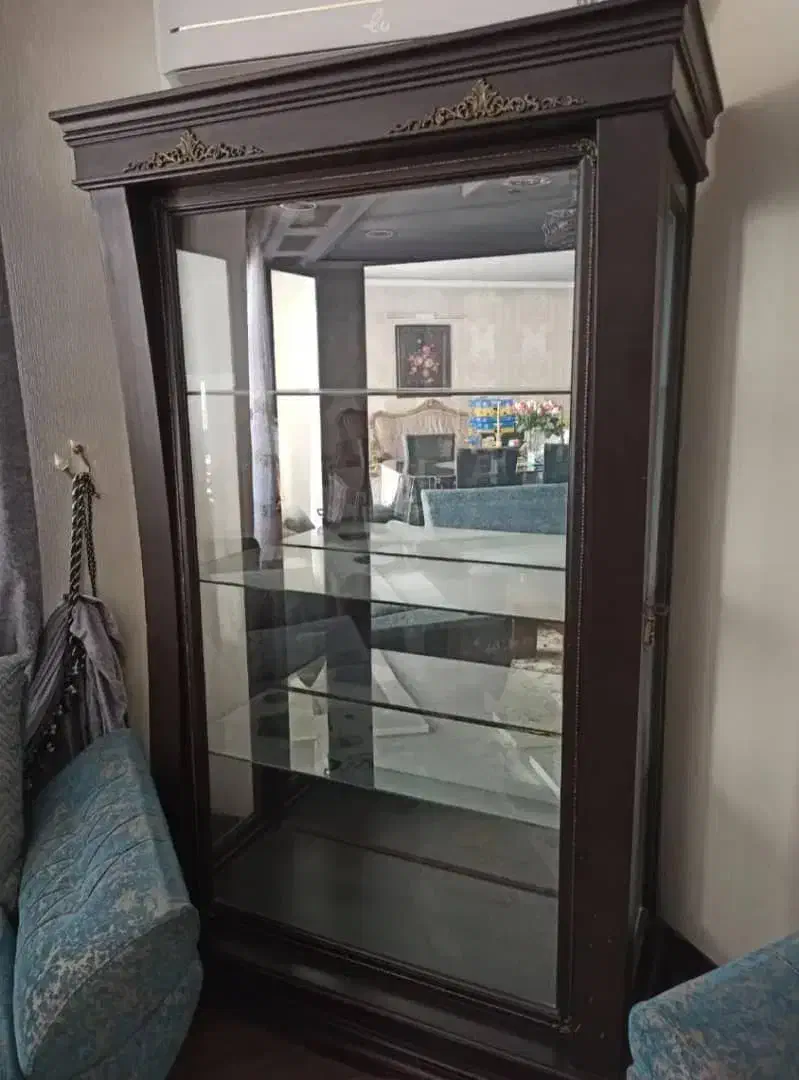 ویترین چوبی ۴ طبقه جنس چوب|بوفه، ویترین، کنسول|اصفهان, رحیم‌آباد|دیوار