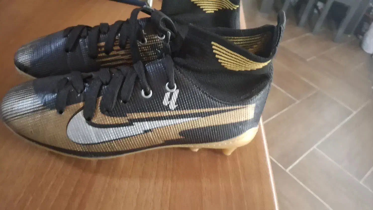 استوک ورزشی سایز ۳۹|تجهیزات ورزشی|رشت, باهنر|دیوار