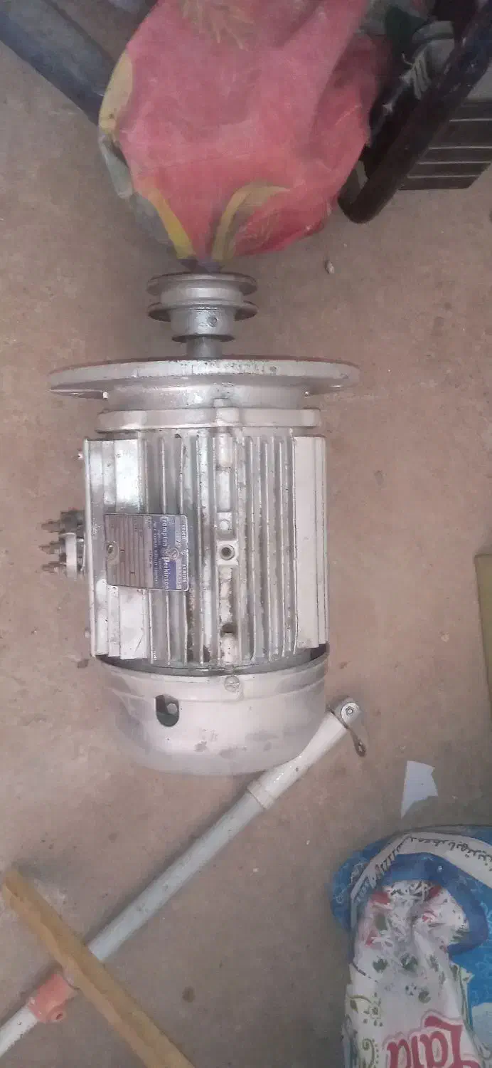 الکترو موتور سه فاز ، اروپایی، سالم سالم|ماشین‌آلات صنعتی|کاشمر, |دیوار