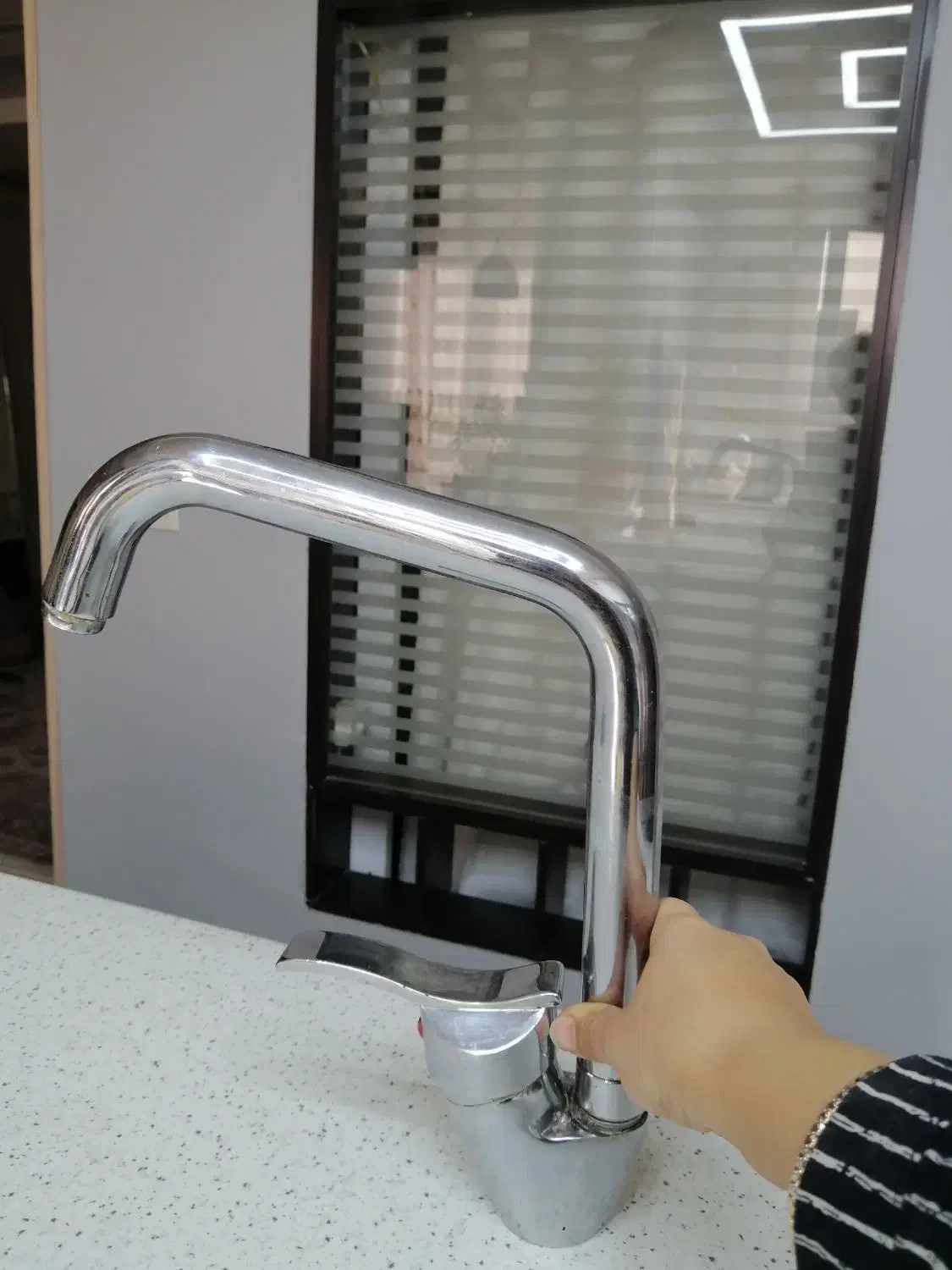 شیر آب و سینک|آب‌چکان و نظم‌دهنده ظروف|کرج, حسن آباد|دیوار