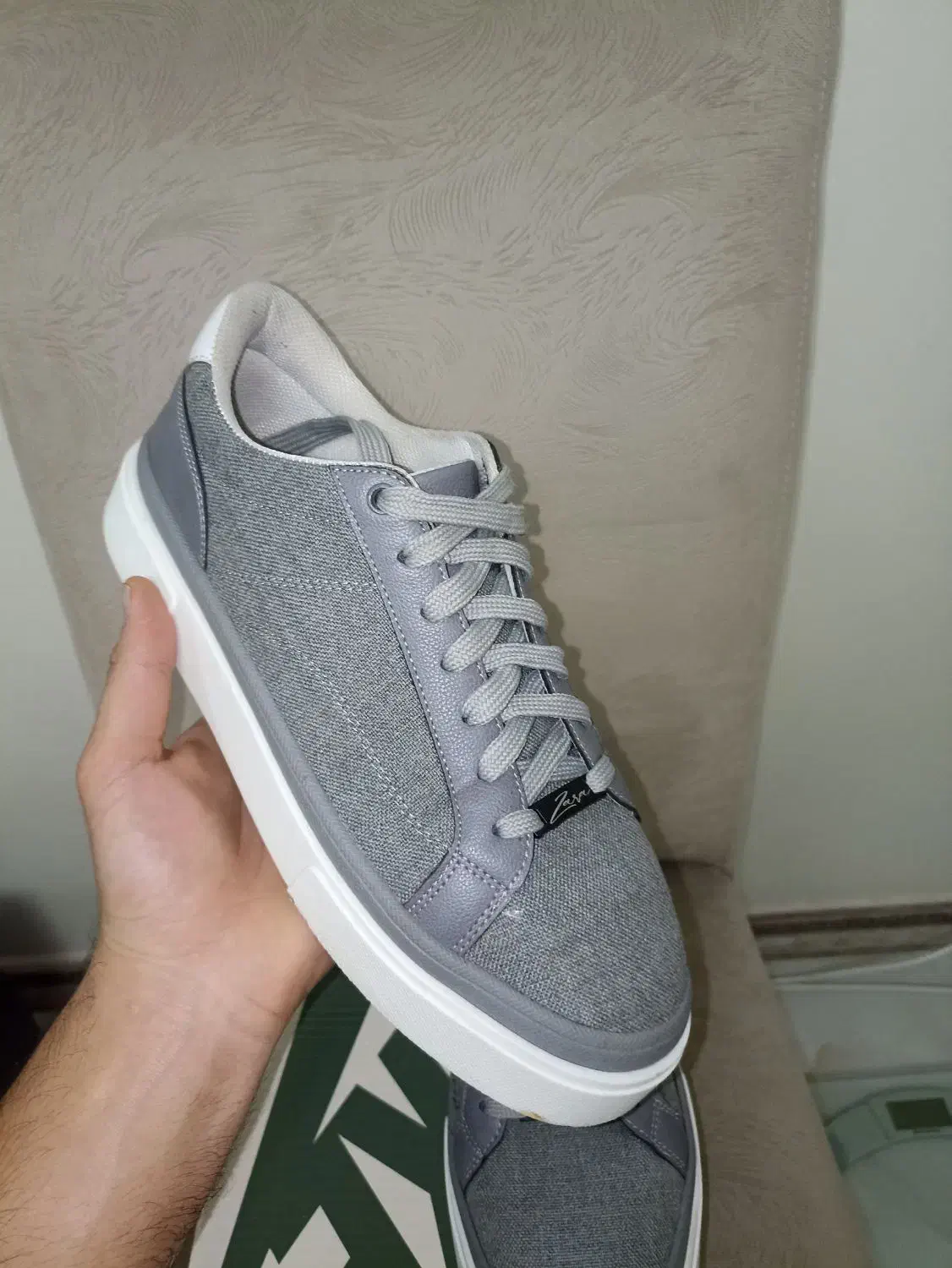 کنونی 43|کیف، کفش، کمربند|بندر انزلی, آذربایجان|دیوار