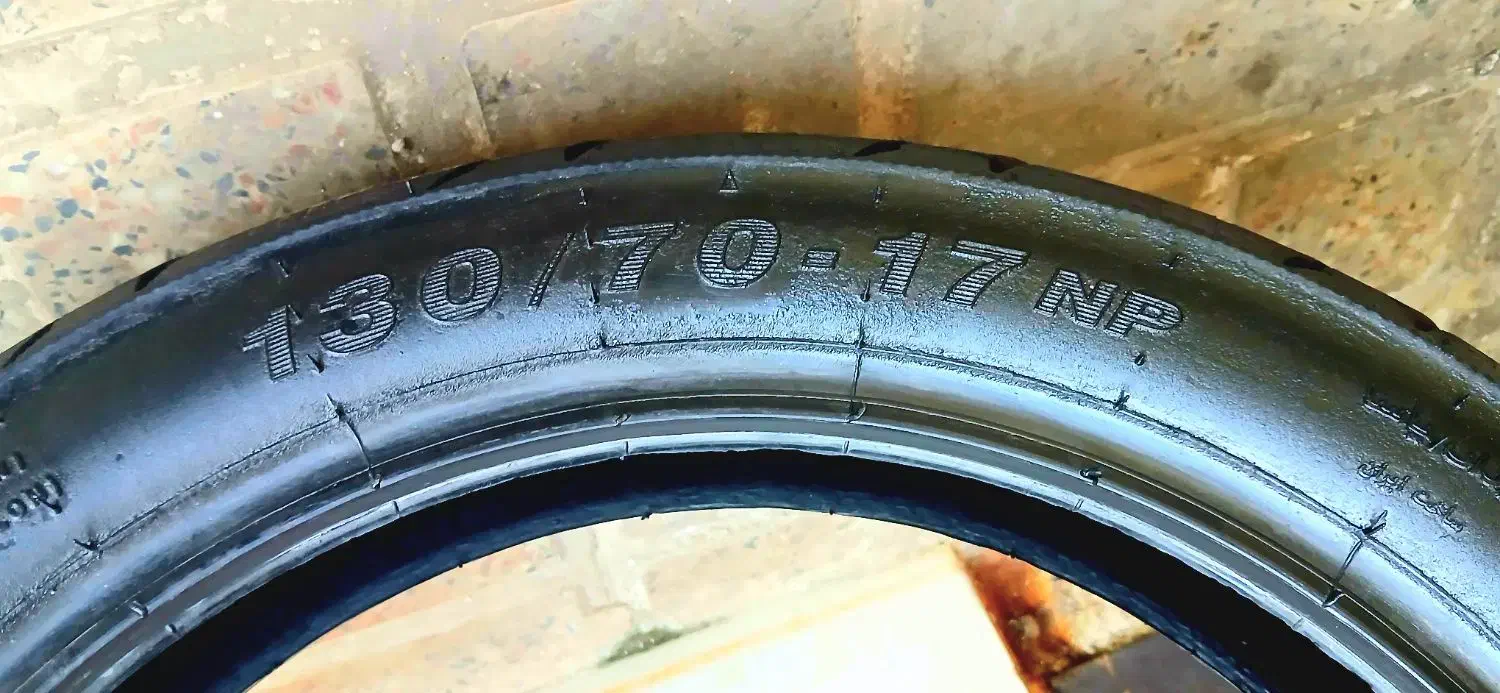 لاستیک عقب موتور سیکلت|قطعات یدکی و لوازم جانبی|رشت, دیانتی|دیوار