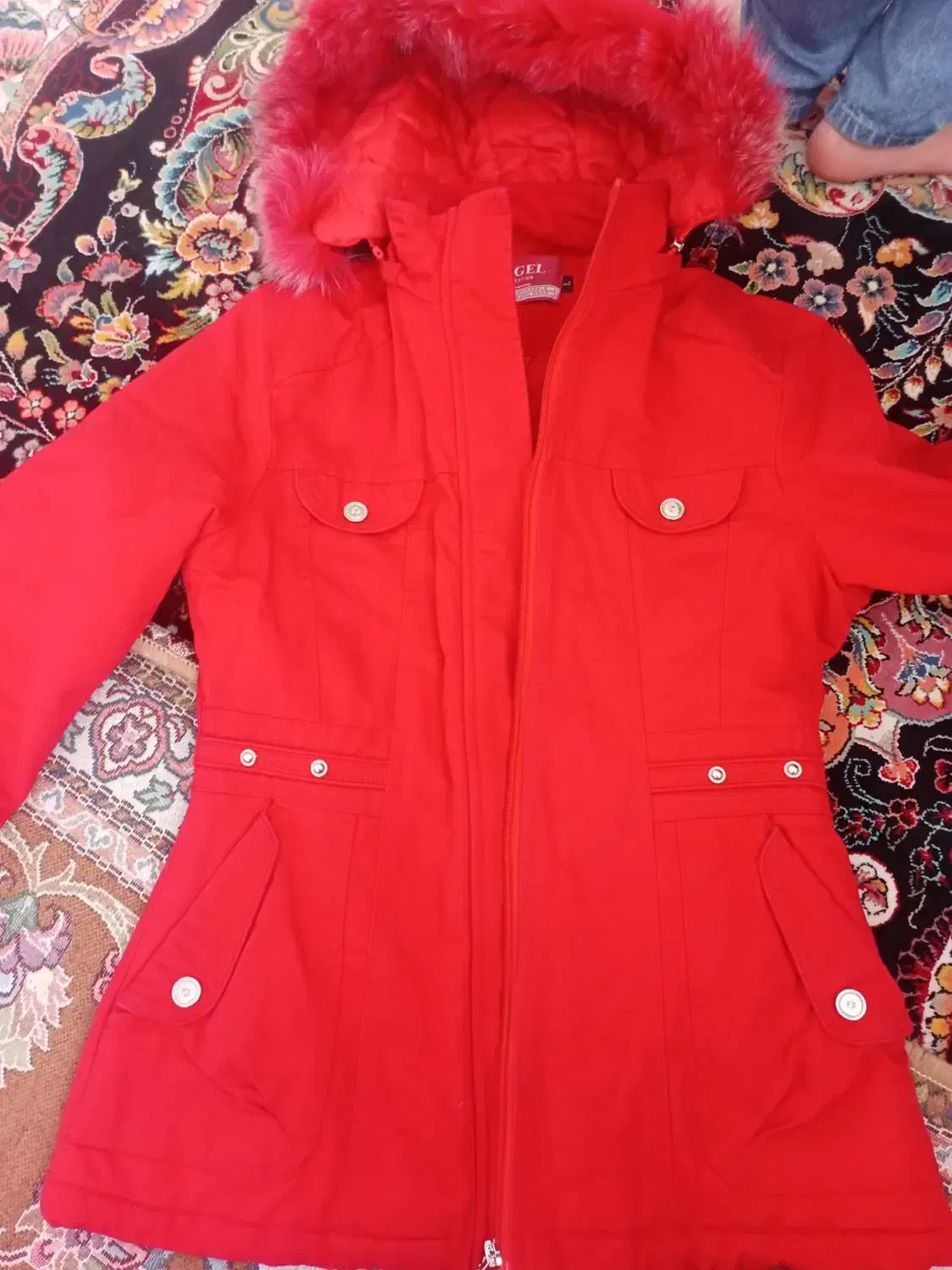 کاپشن دخترانه سایز ۱۶۰درحد نو ولی بسیار تمیز|لباس|گلپایگان, |دیوار