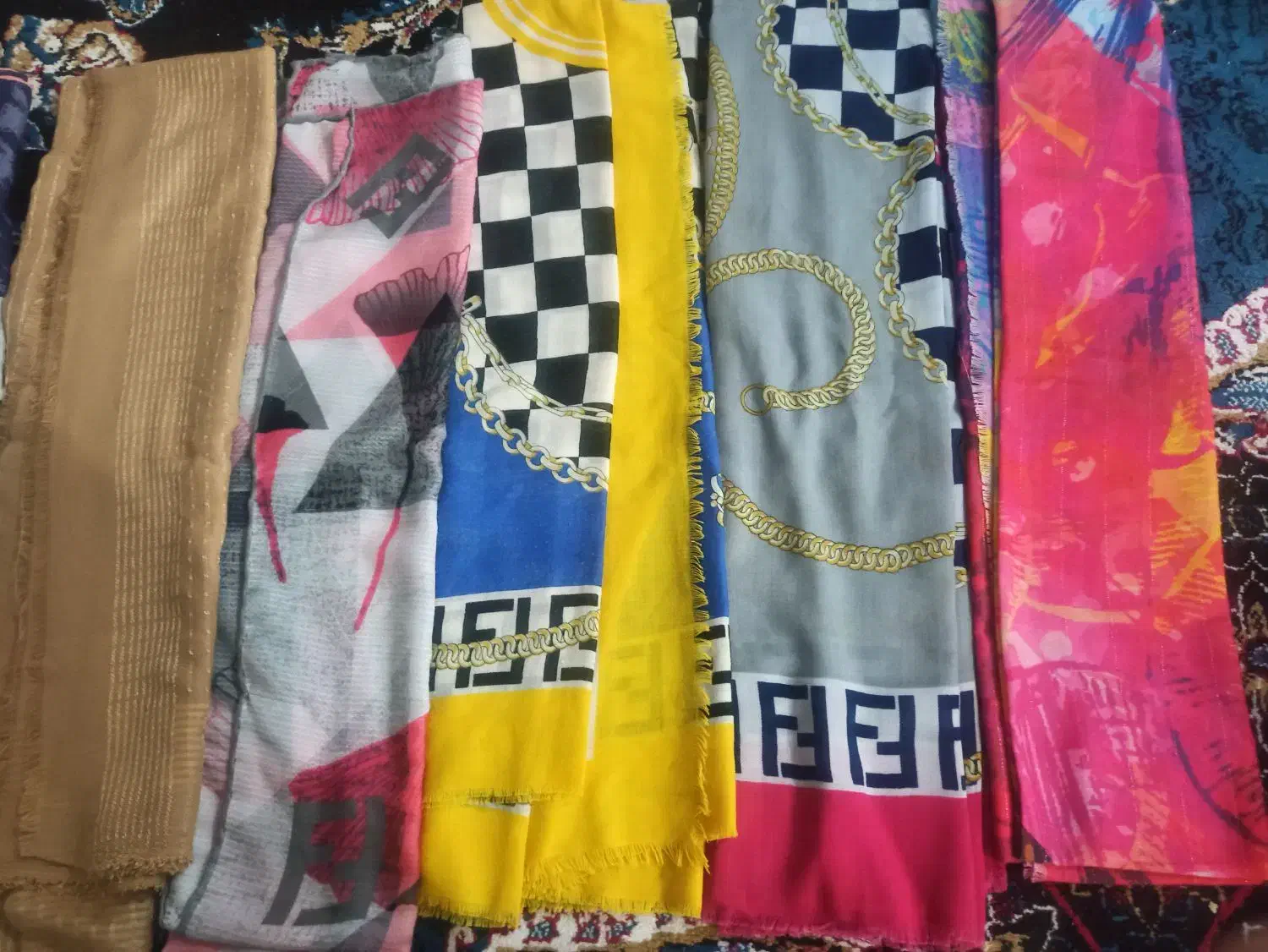 لباس|لباس|دورود, |دیوار