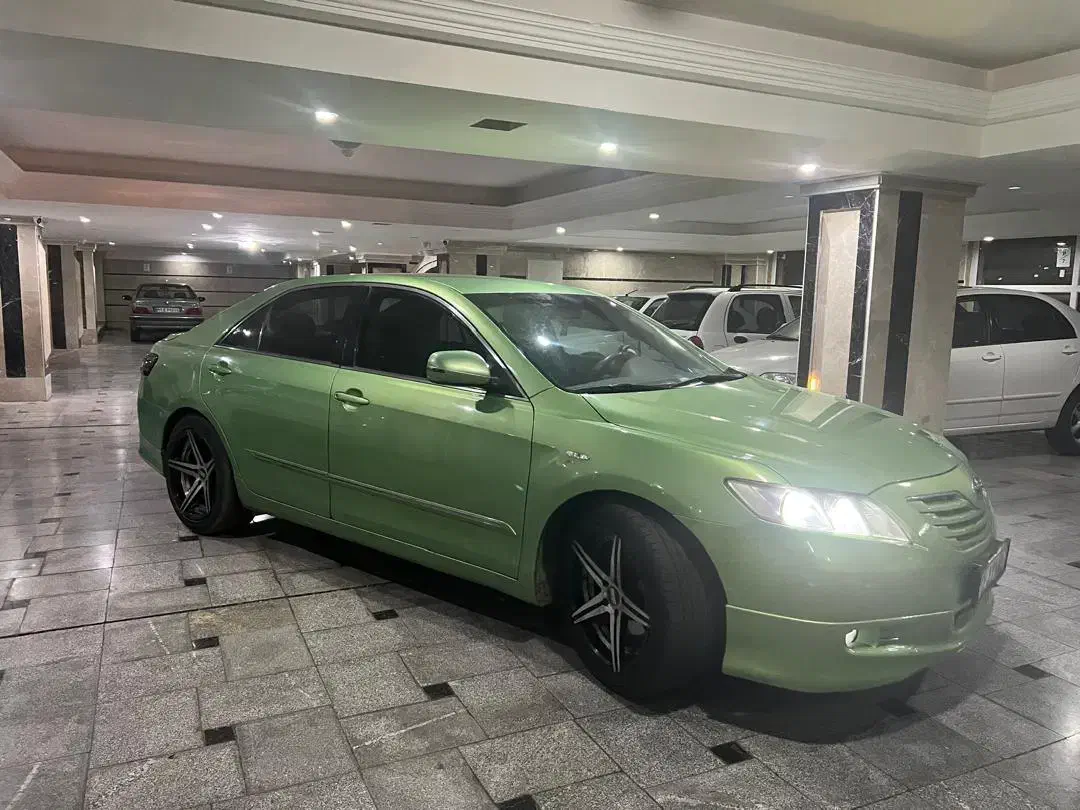 تویوتا کمری تمیز و خاص|خودرو سواری و وانت|پرند, فاز ۰|دیوار