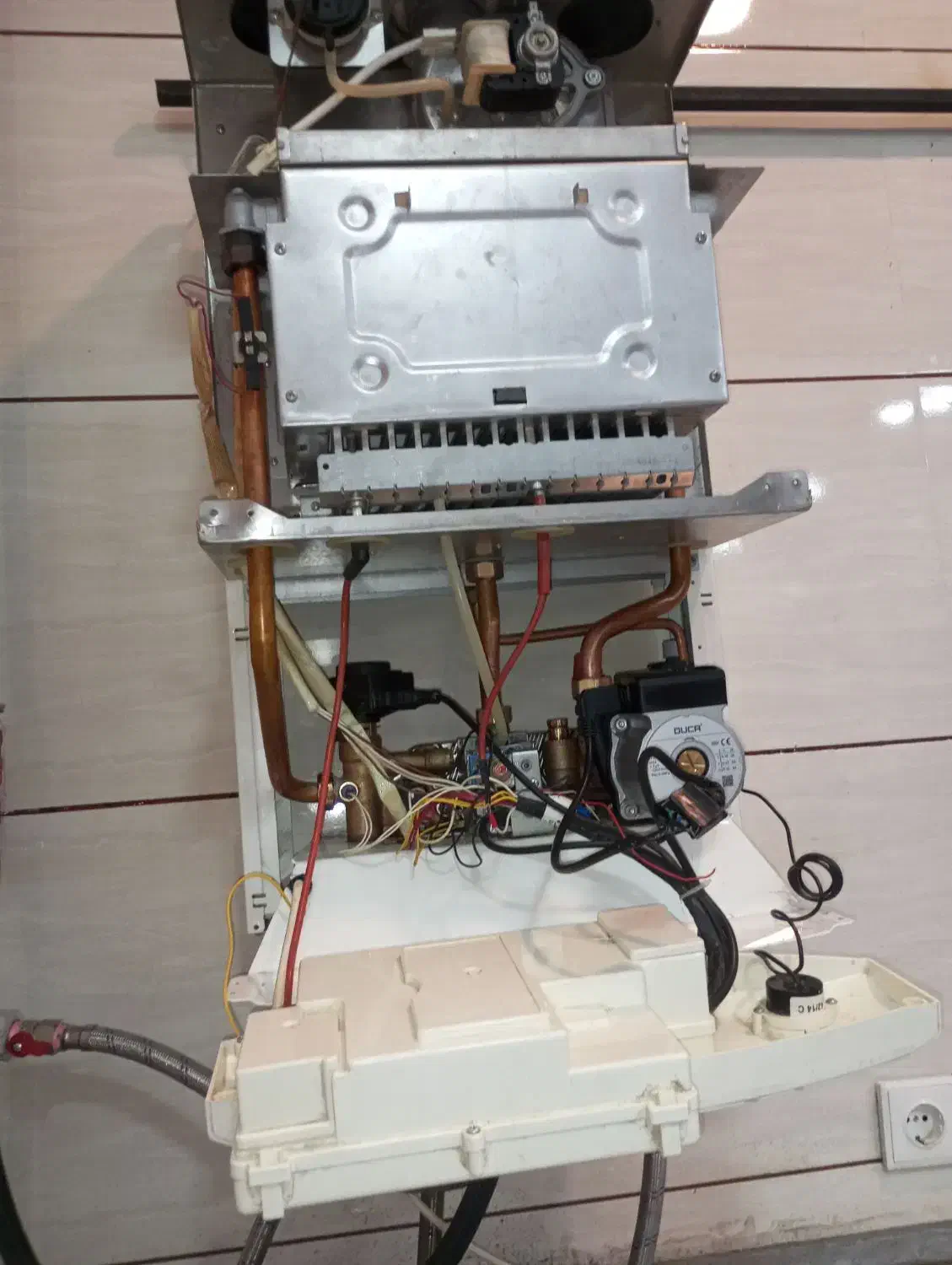 فروش پیکج و رادیاتور . نصب و تعمیر...|آبگرمکن، پکیج، شوفاژ|زاهدان, |دیوار