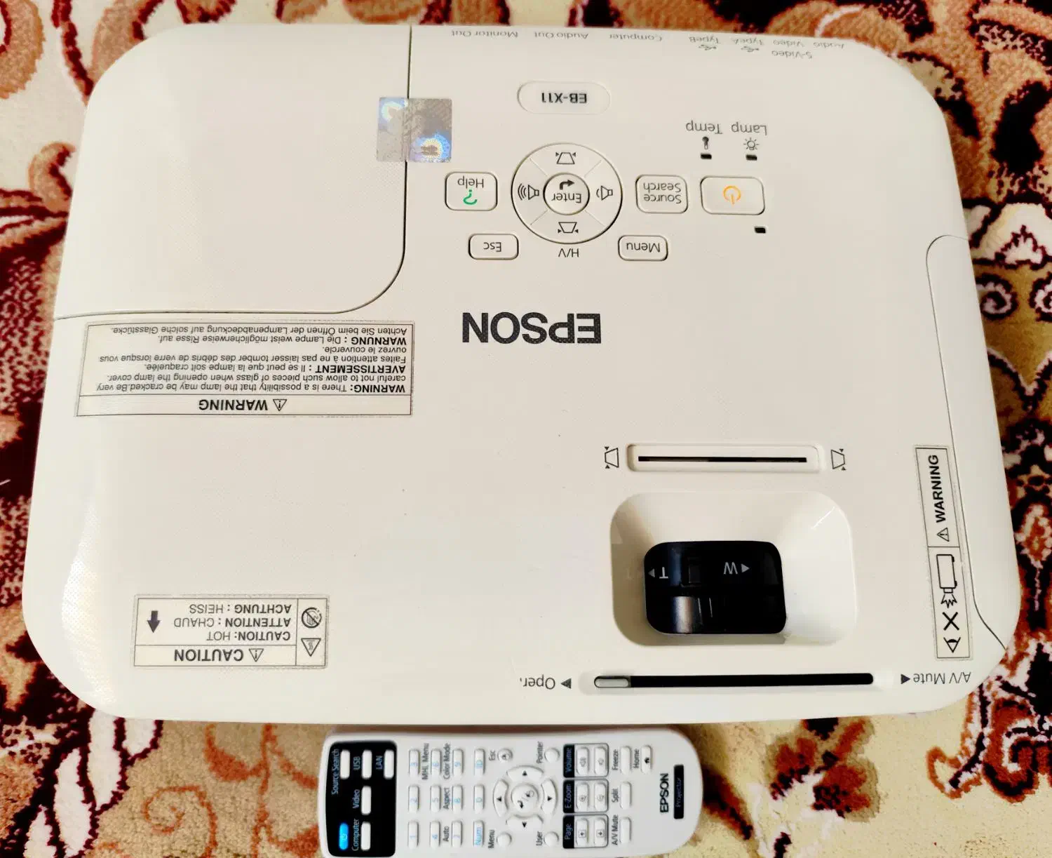 ویدئو پروژکتور EPSON اصلی|تلویزیون و پروژکتور|شاهین‌شهر, ۹ دی|دیوار