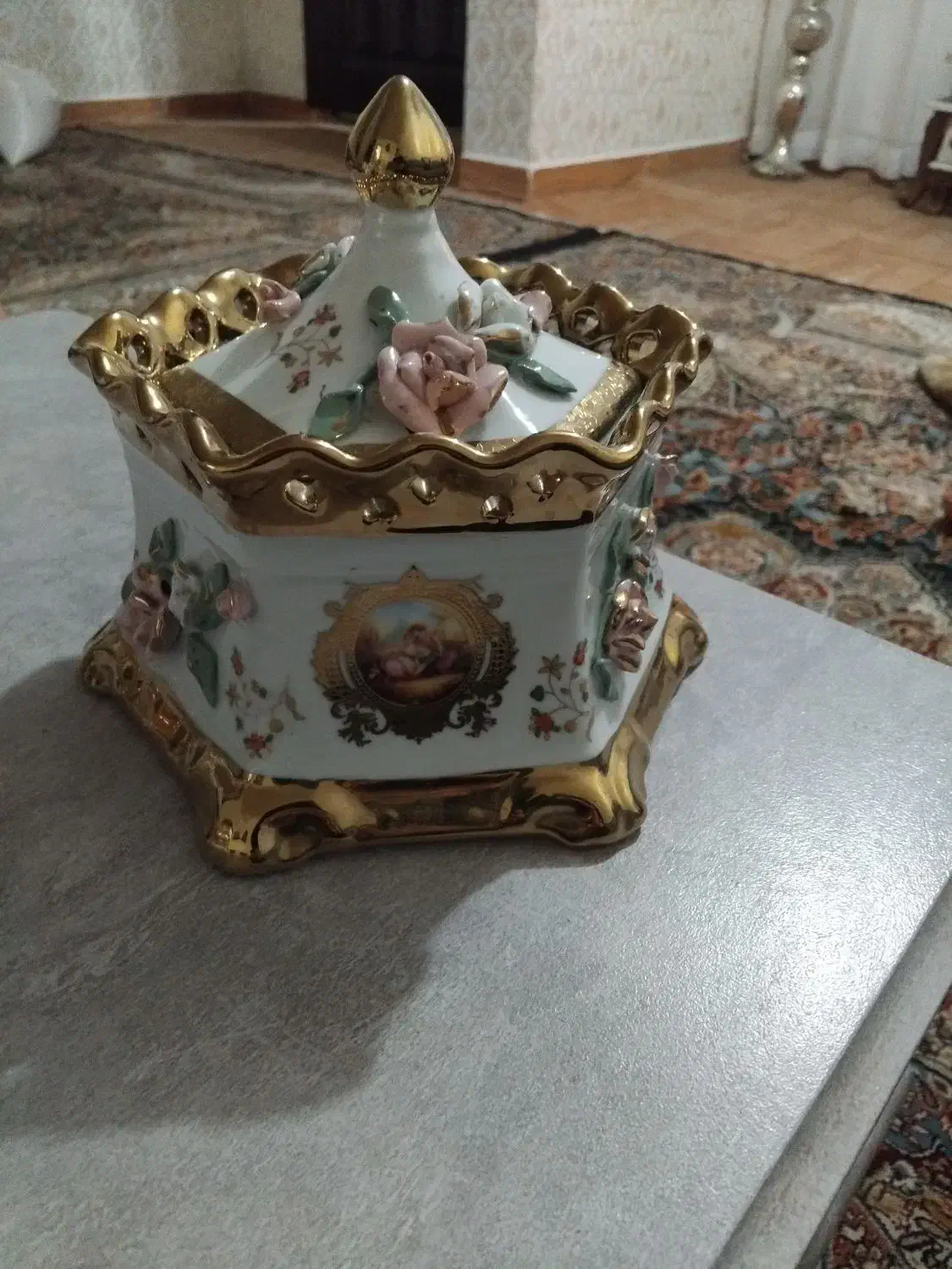 چینی گل برجسته|ظروف سرو و پذیرایی|رشت, شهرک الغدیر|دیوار