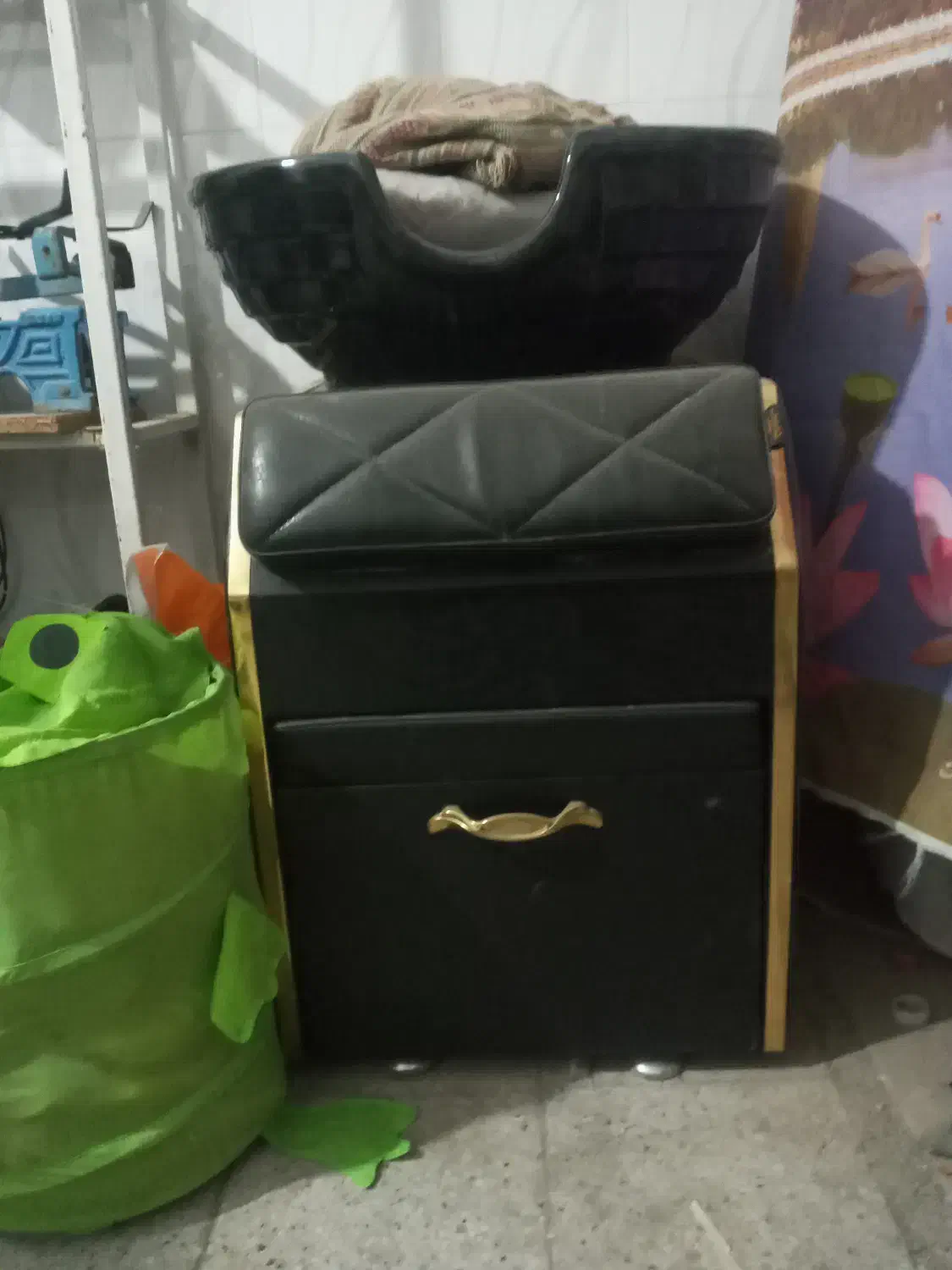 لوازم ارایشگاه|آرایشگاه و سالن‌های زیبایی|تربت‌حیدریه, پائین ولایت|دیوار