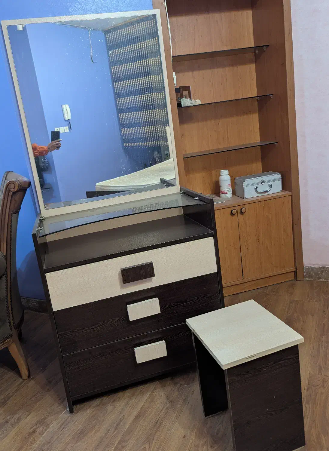 سرویس خواب|تخت و سرویس خواب|شیراز, قدوسی شرقی|دیوار