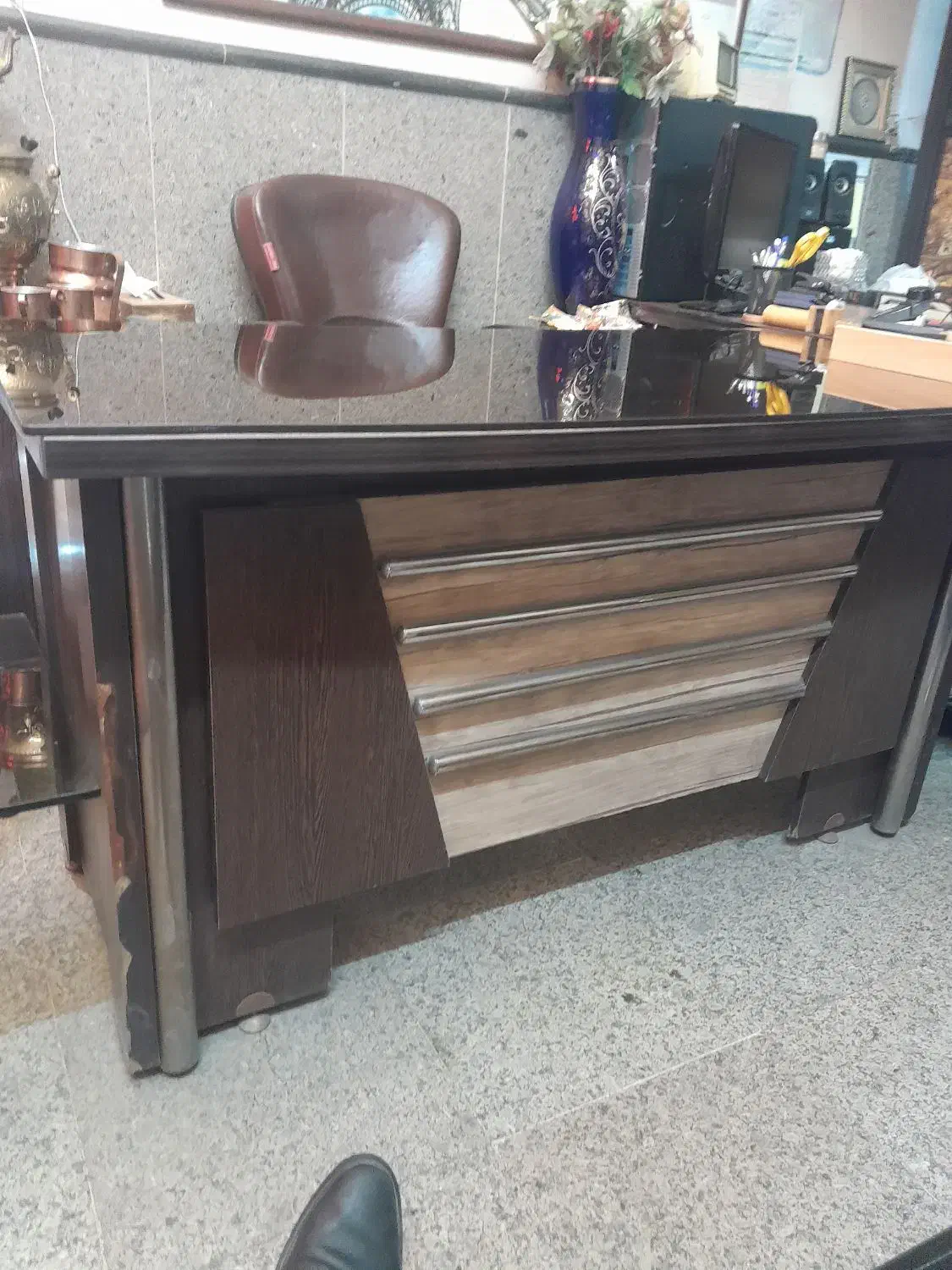 میزتحریرهمراهکشو۳تایی وشیشه رومیز|میز تحریر و کامپیوتر|مشهد, امام رضا (ع)|دیوار