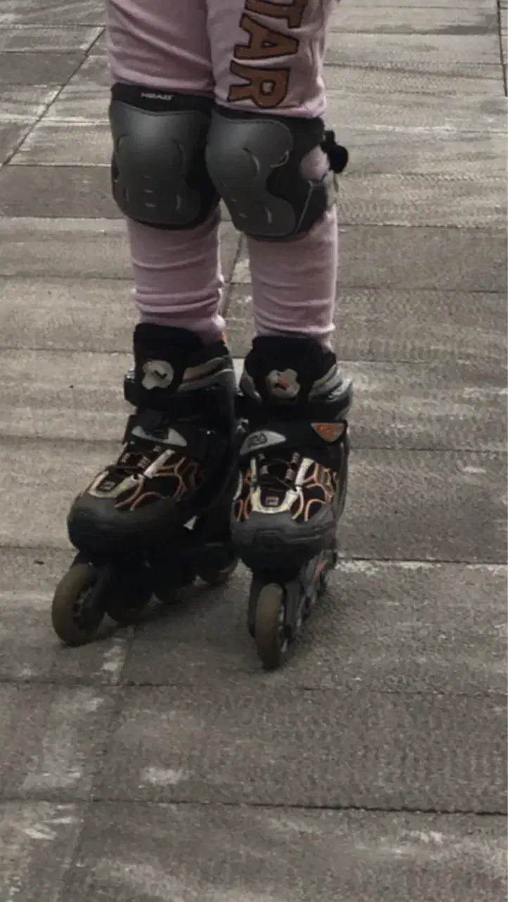 اسکیت فیلا اورجینال به همراه وسایلش|دوچرخه، اسکیت، اسکوتر|تبریز, |دیوار