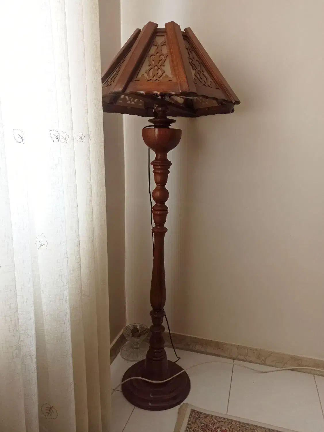 آباژور پایه دار|چراغ خواب و آباژور|قزوین, |دیوار