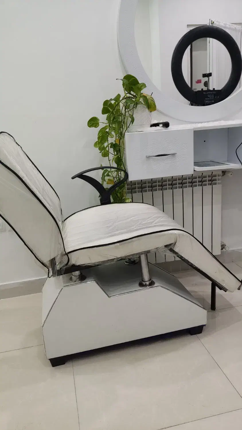 صندلی میکاپ|آرایشگاه و سالنهای زیبایی|صومعهسرا, |دیوار