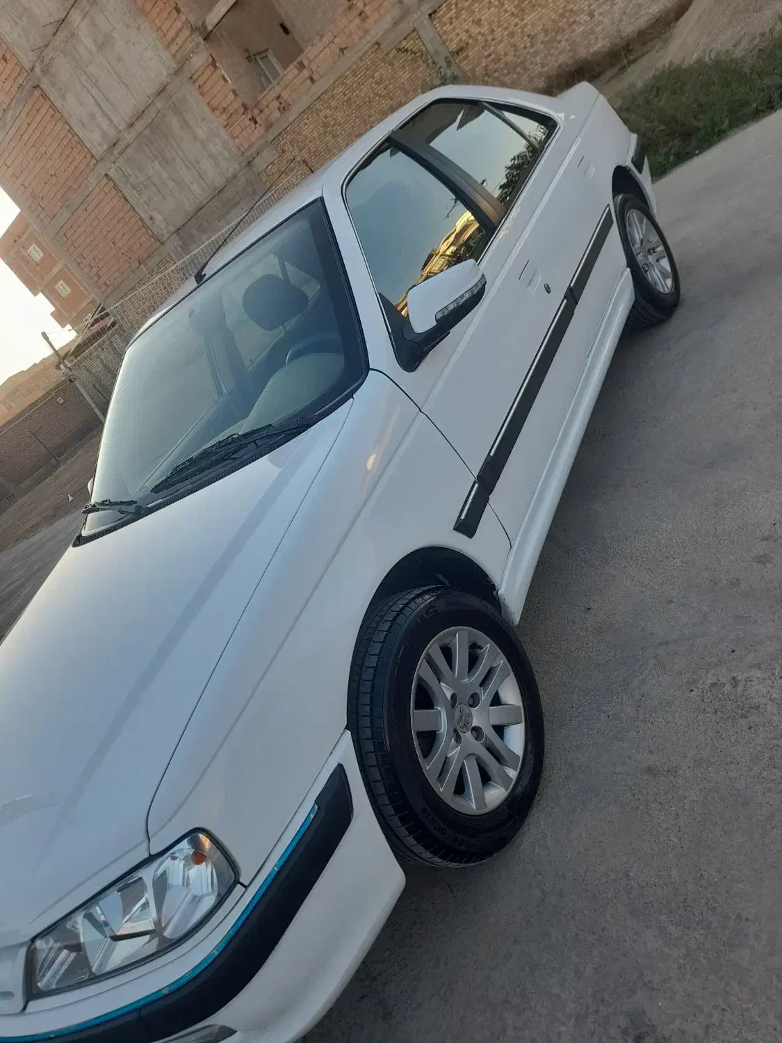 پارس سال ۱۴۰۱بیرنگ کم کار|خودرو سواری و وانت|گنبد کاووس, |دیوار