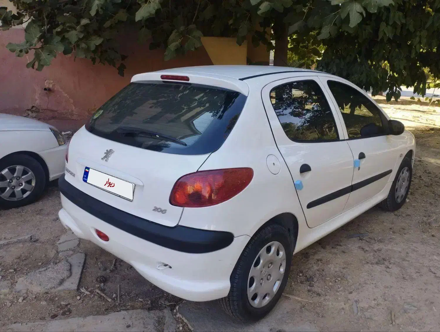 پژو۲۰۶تیپ۳مدل۱۴۰۱فابربک خانگی بدون ضربه تک برگ|خودرو سواری و وانت|اصفهان, تخت فولاد|دیوار
