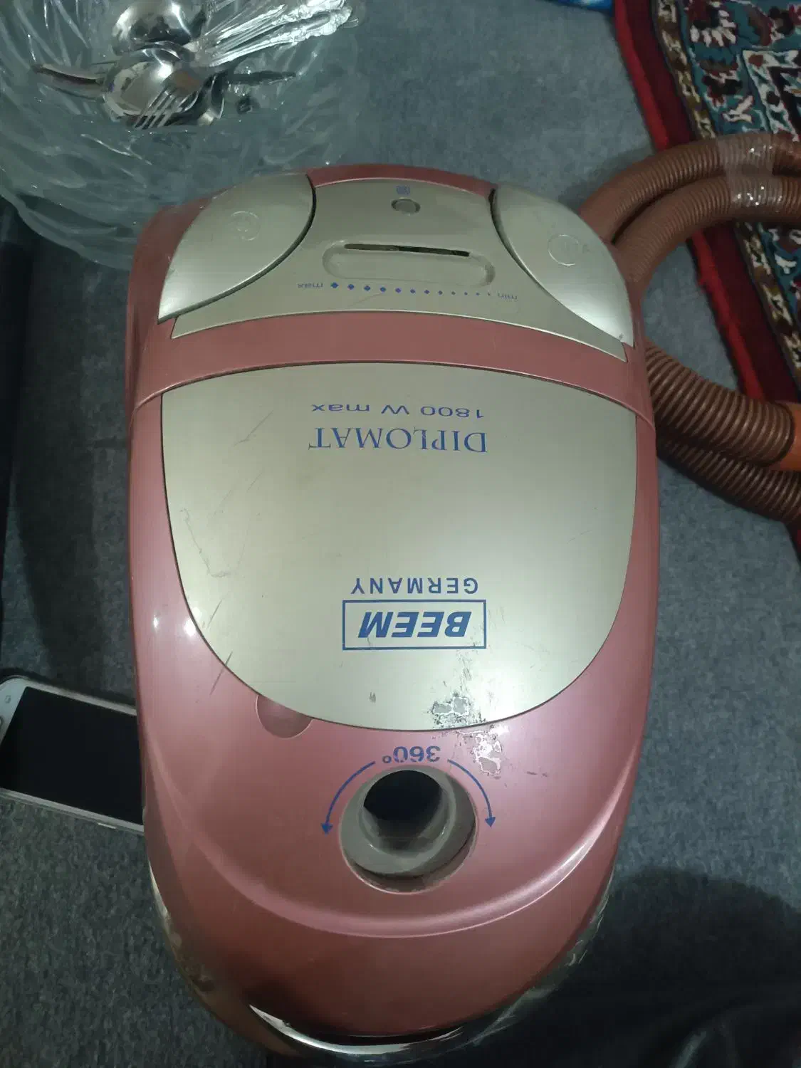 جاروبرقی المانی 1800|جاروبرقی، جارو شارژی، بخارشو|کوهسار (البرز), |دیوار