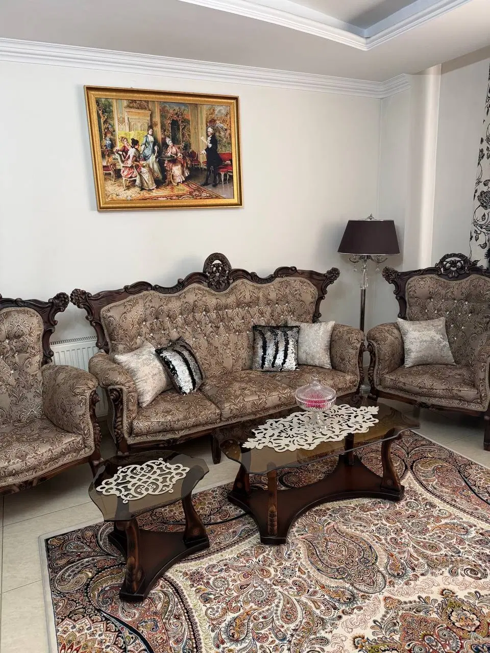 مبل|مبلمان خانگی و میز عسلی|اندیشه, اندیشه فاز ۱|دیوار