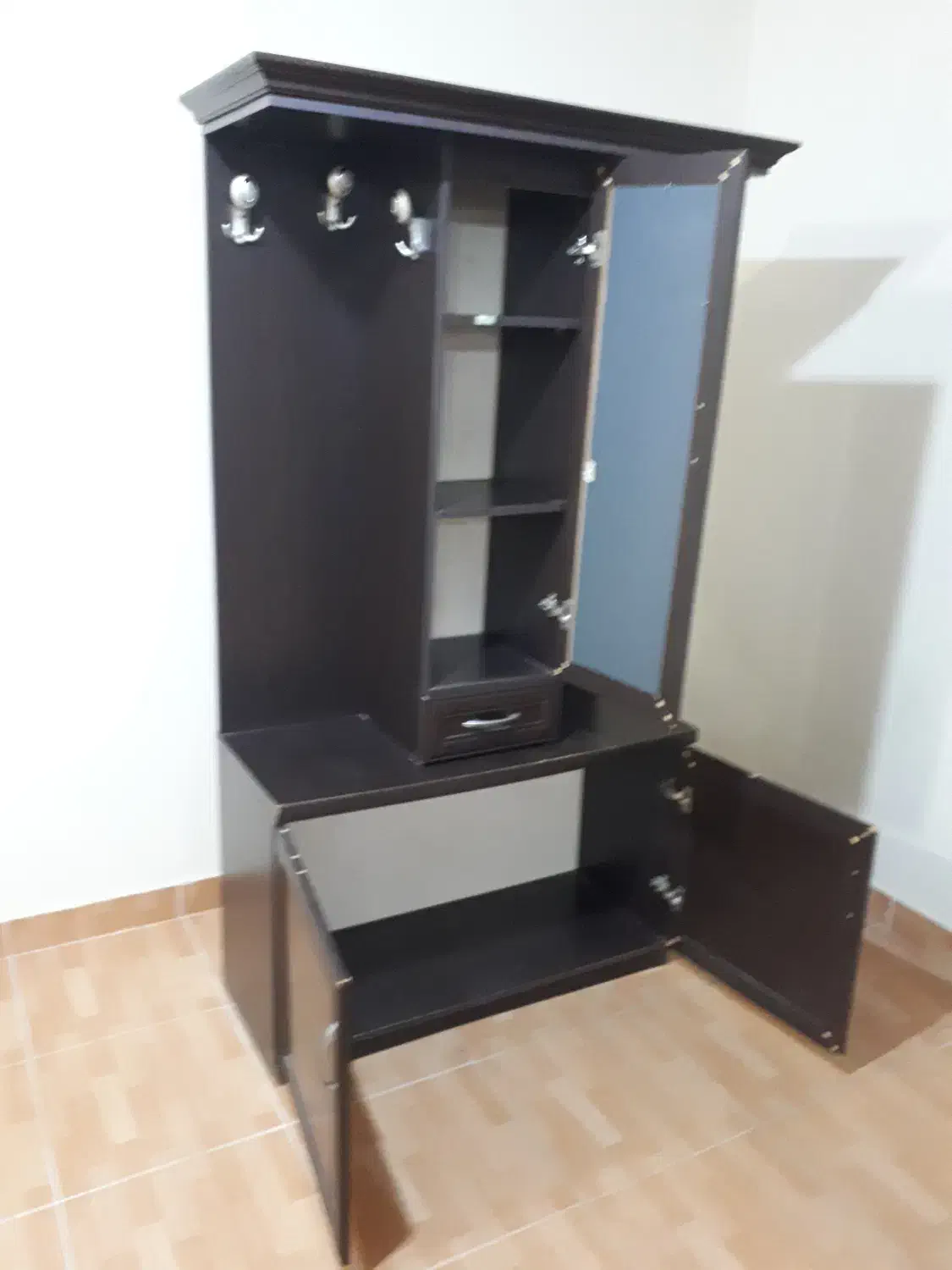 جالباسی و جاکفشی چوبی|جاکفشی، کمد، دراور|بندر انزلی, اطبا|دیوار