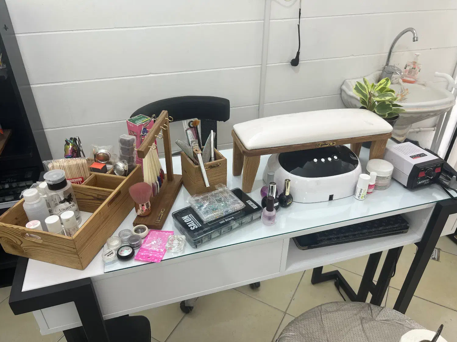 وسایل کاشت ناخون در حد نو|آرایشی، بهداشتی، درمانی|قرچک, مهدیه|دیوار