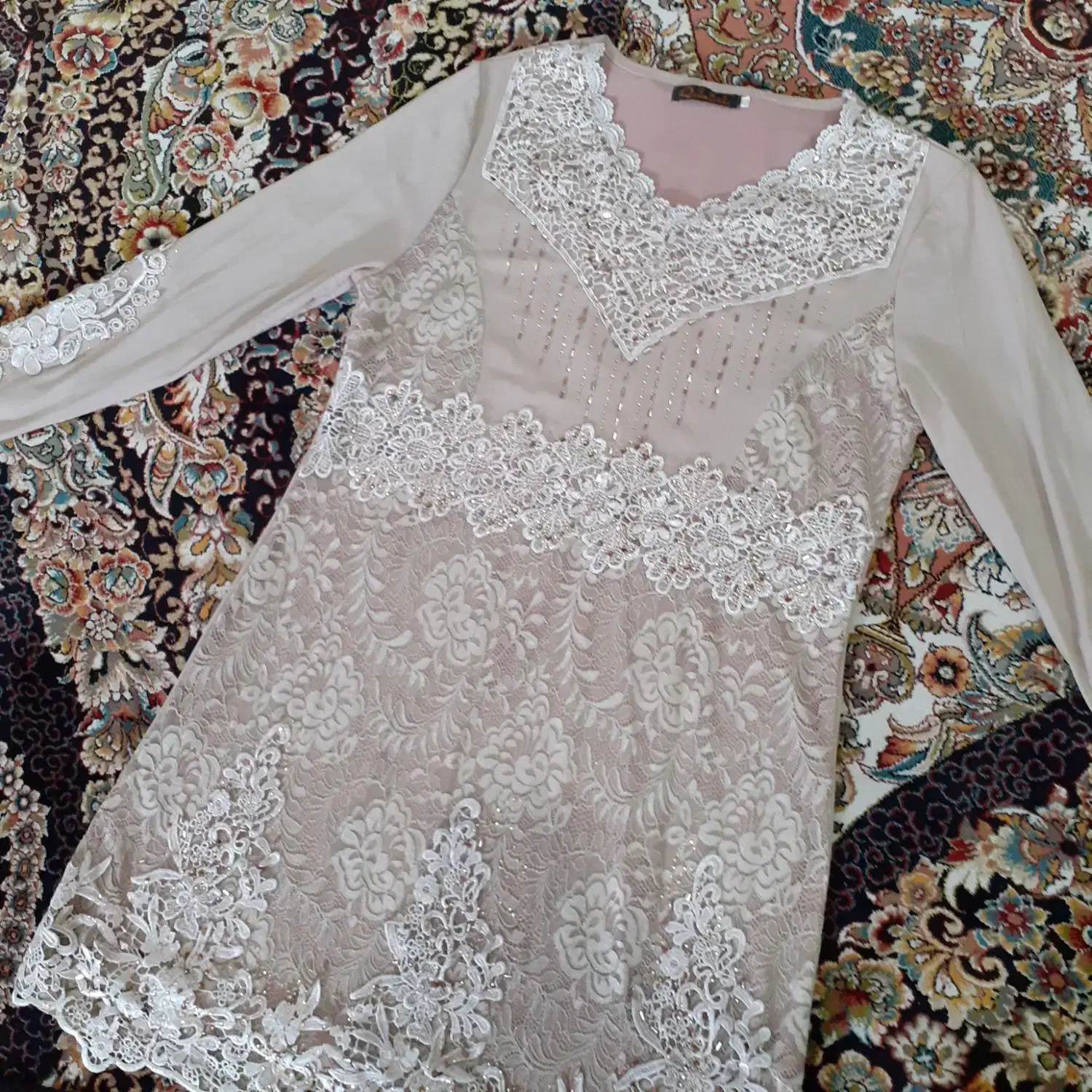 ۳ عدد لباس گیپور کارشده|لباس|ری, فیروزآباد|دیوار