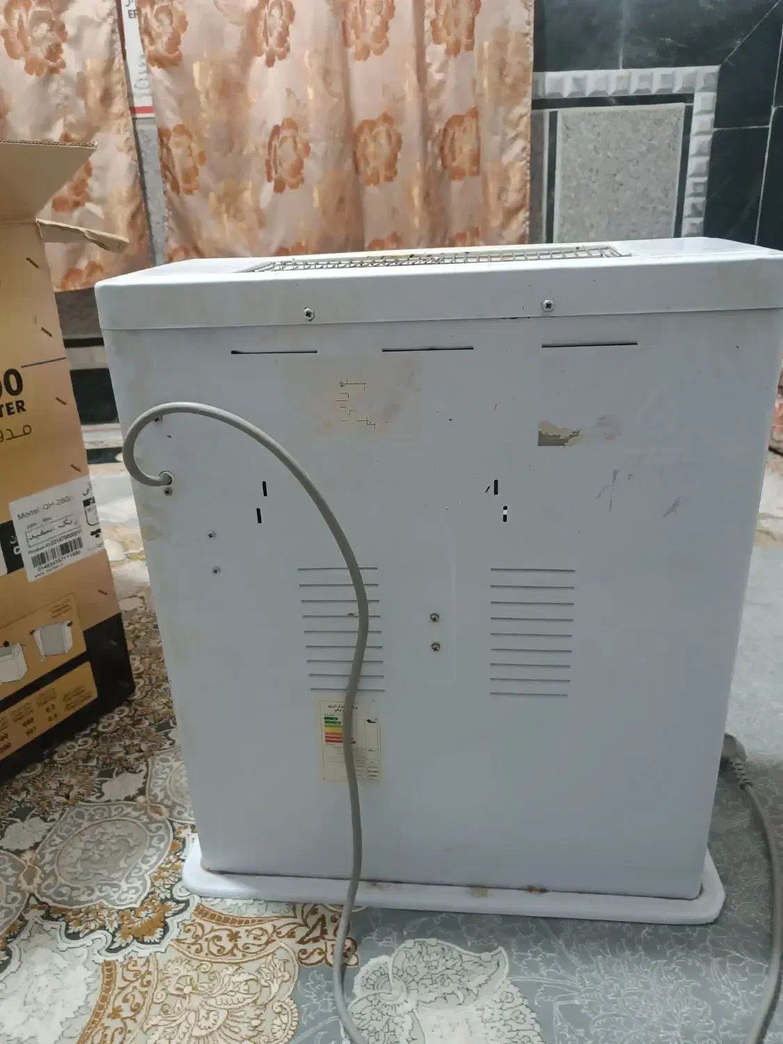 یک عددبخاری برق برفاب و یک عدد بخاری برقی آراسته|بخاری، هیتر، شومینه|خاش, |دیوار