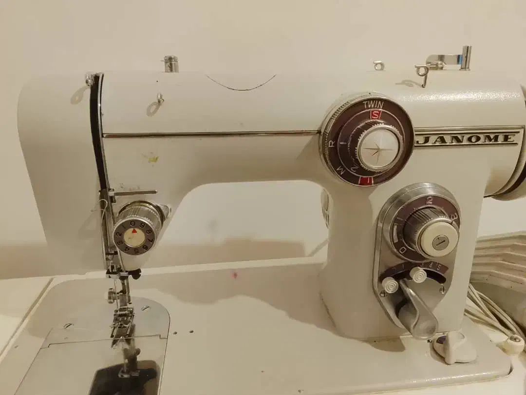 چرخ ۵میل|چرخ خیاطی و ریسندگی|میناب, |دیوار