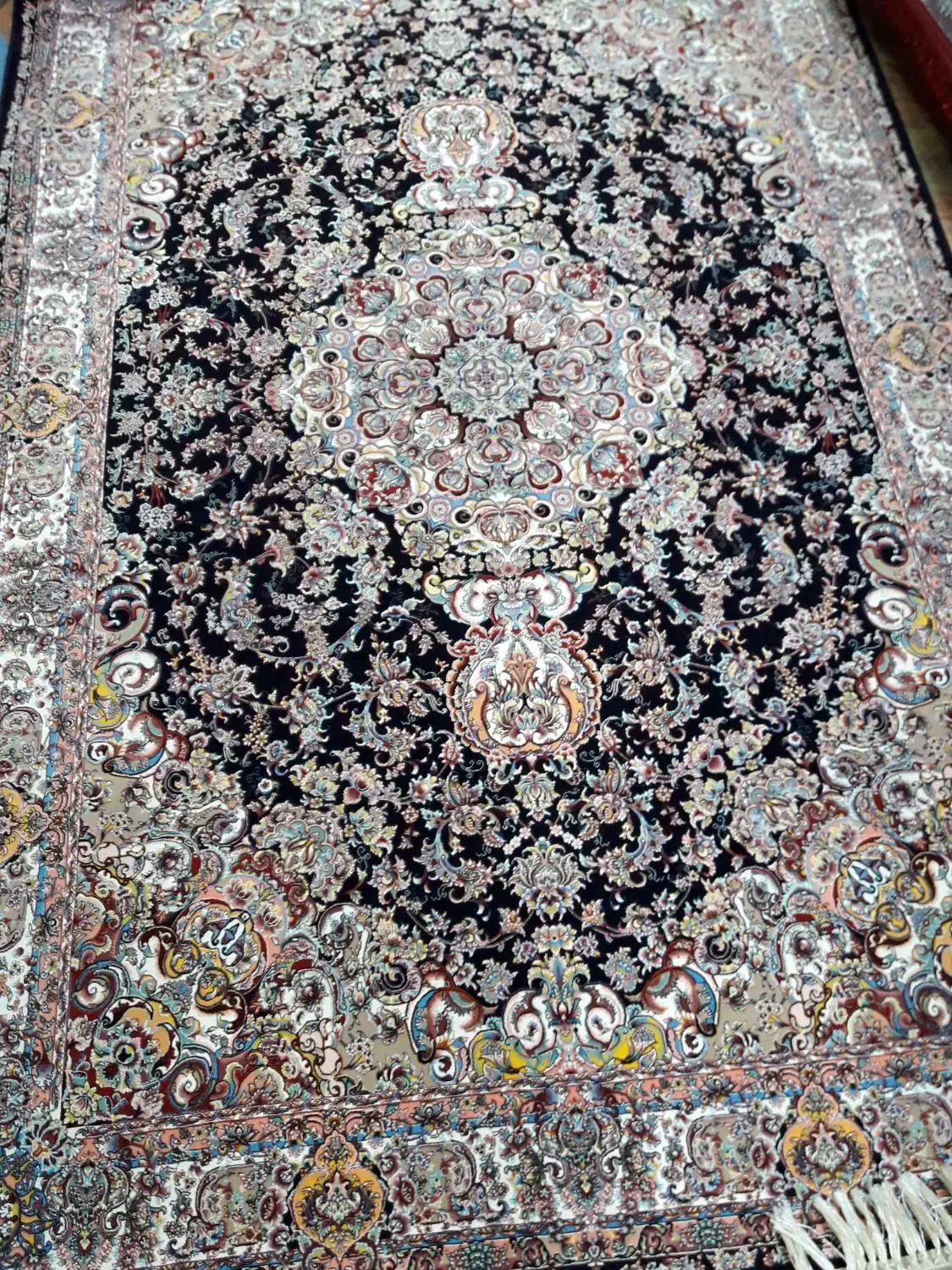 ۲تخته فرش ۶متری و ۱تخته فرش ۴متری ۱۲۰۰شانه قیطران|فرش|رشت, رشتیان|دیوار