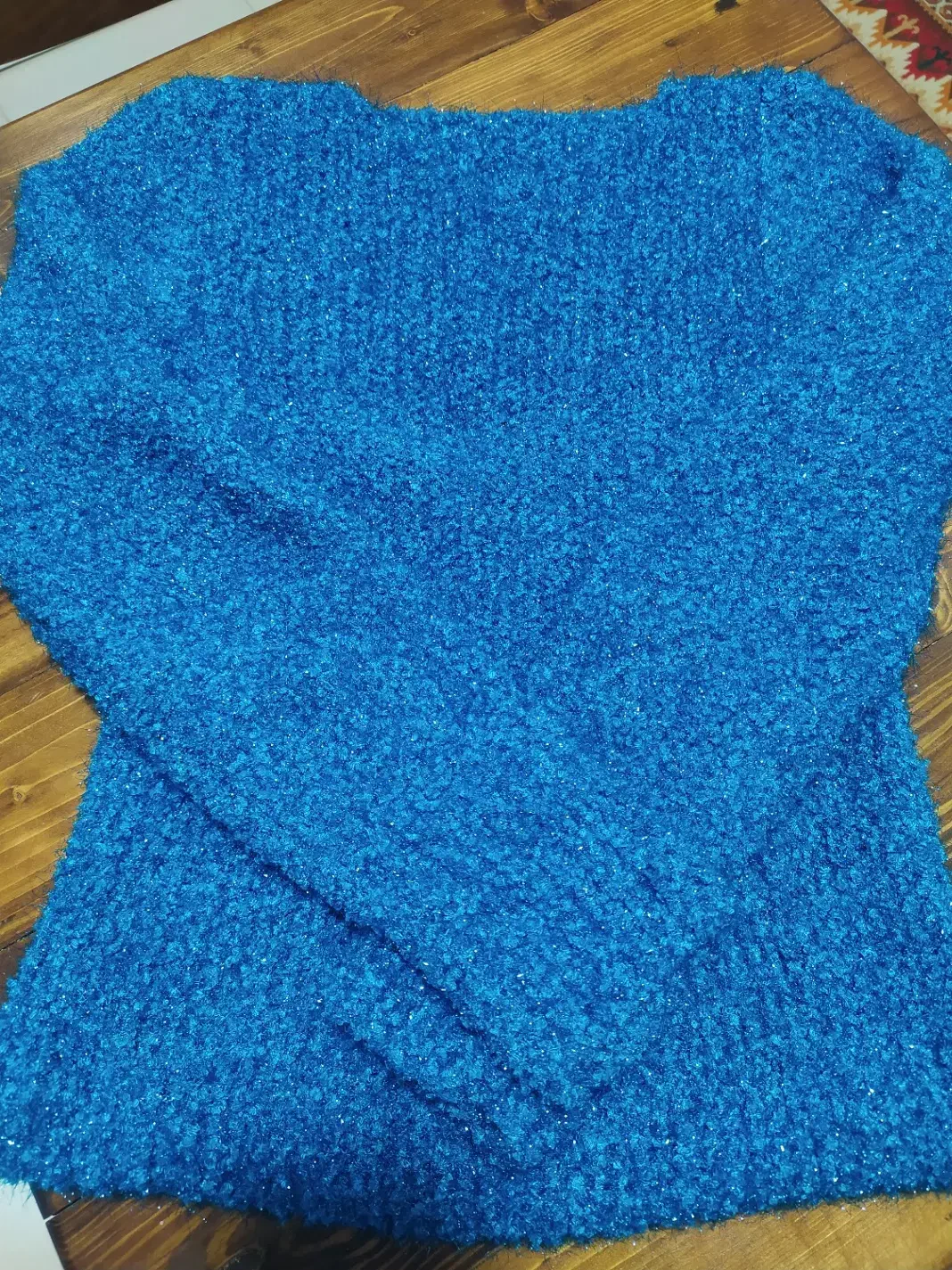 پلیور گرم با کاموا خارجی|لباس|صدرا-فارس, فاز ۱|دیوار