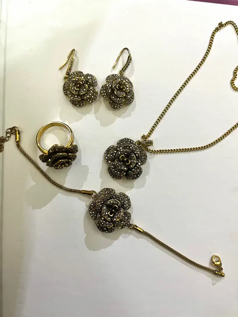 سرویس کامل گل رز سیاه قلم|بدلیجات|ارومیه, |دیوار