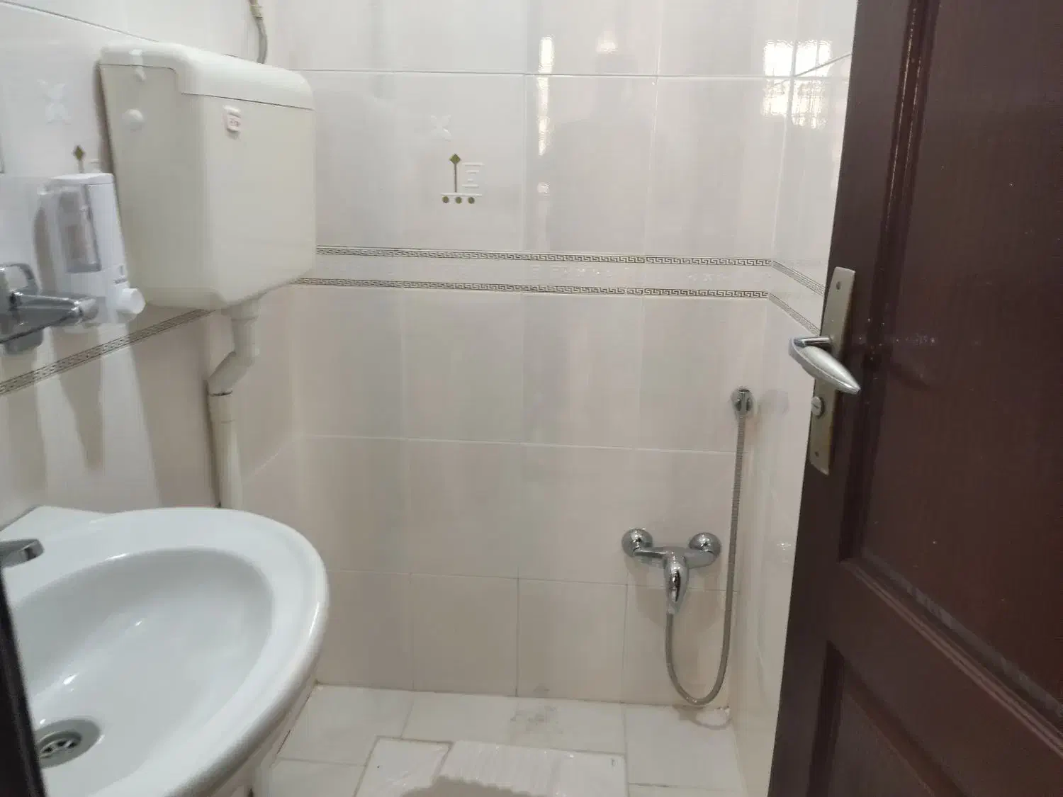 اجاره آپارتمان ۶۵ متر دو خوابه فول جنت آباد مرکز