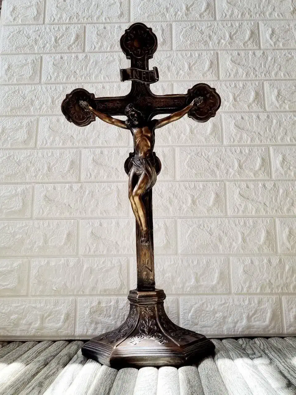 صلیب تزئینی از جنس پلی‌استر|مجسمه، تندیس، ماکت|فردیس, طالقانی|دیوار