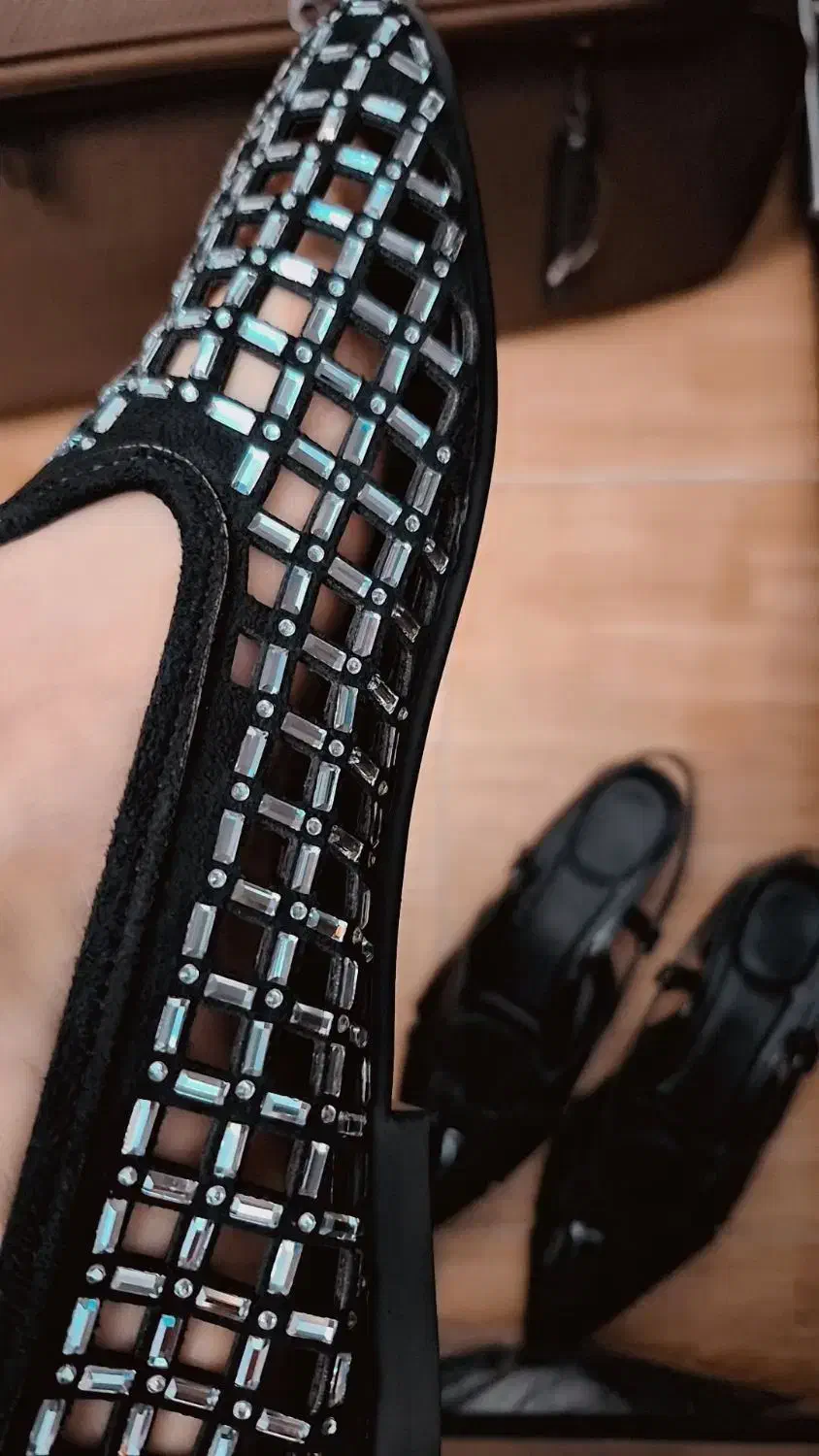 تعدادی  کفش  نو  در فروشگاه  زیر قیمت|کیف، کفش، کمربند|بندر انزلی, نیمه شعبان|دیوار