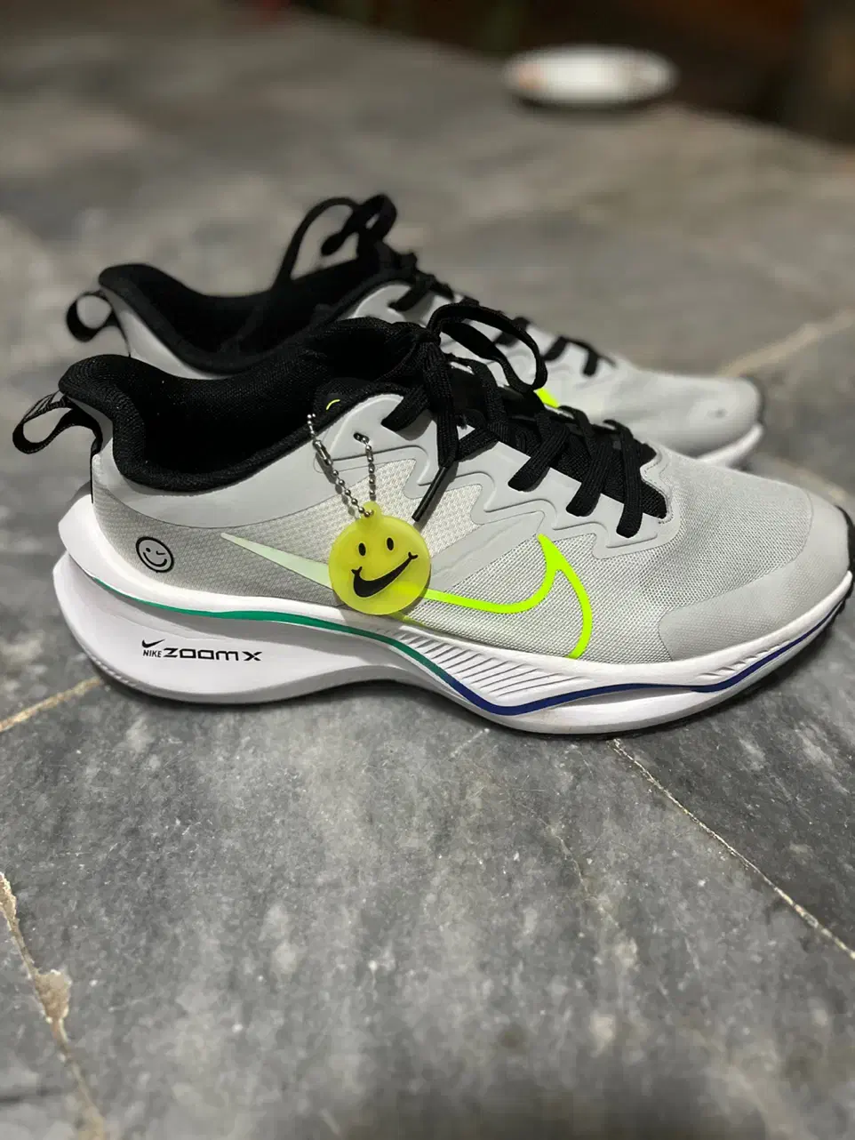 نایکی ویتنام|کیف، کفش، کمربند|گنبد کاووس, |دیوار