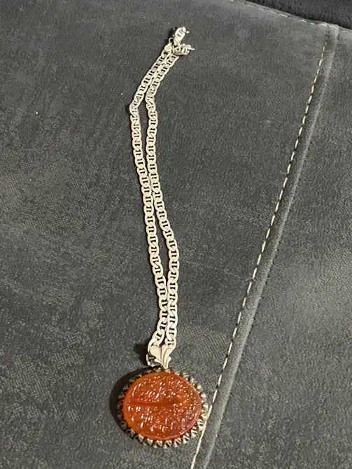 زنجیر نقره|کلکسیون اشیاء عتیقه|تهران, جوانمردان (اندیشه)|دیوار