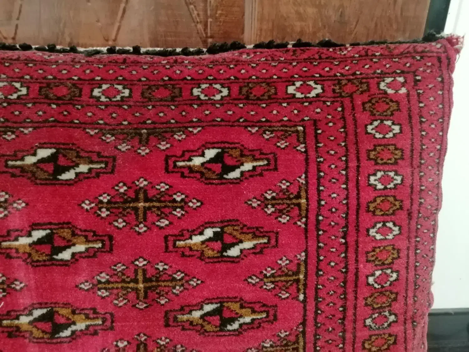 پشتی ترکمنی|پشتی|اسفراین, |دیوار