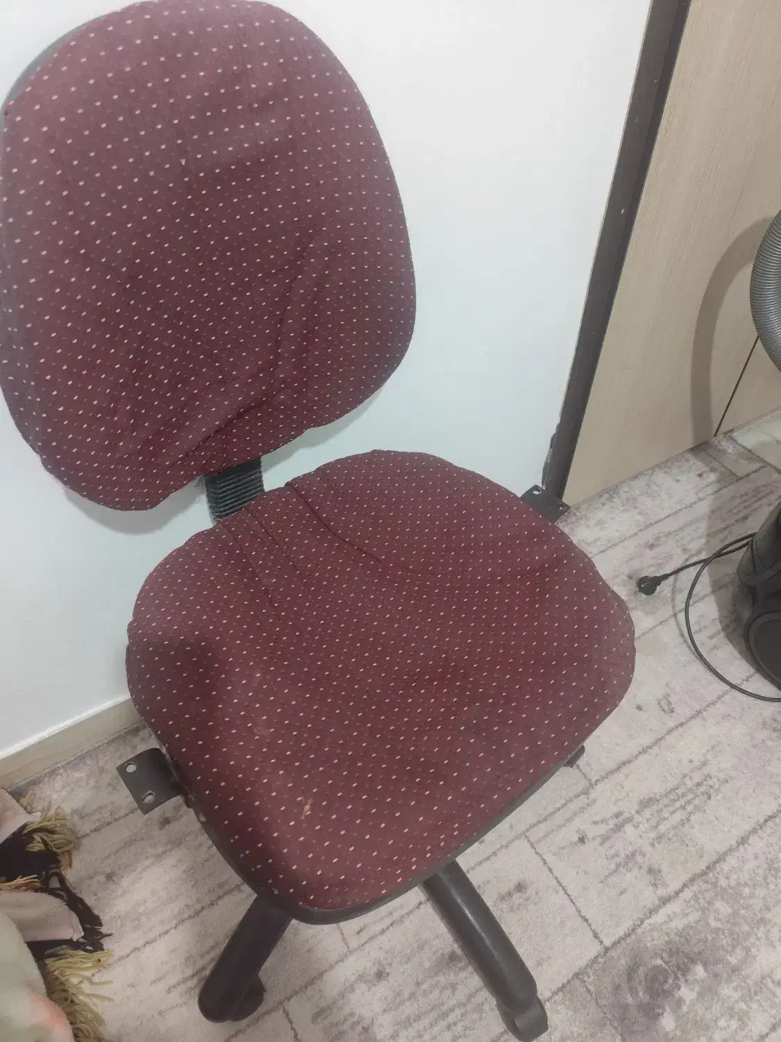 صندلی چرخ دار|صندلی و نیمکت|خرم‌آباد, |دیوار