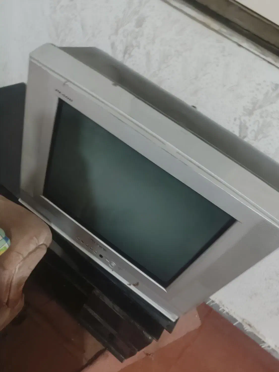 حراج تلویزیون وبدنه ی یخچال فریزر بادی|حراج|بیجار, |دیوار