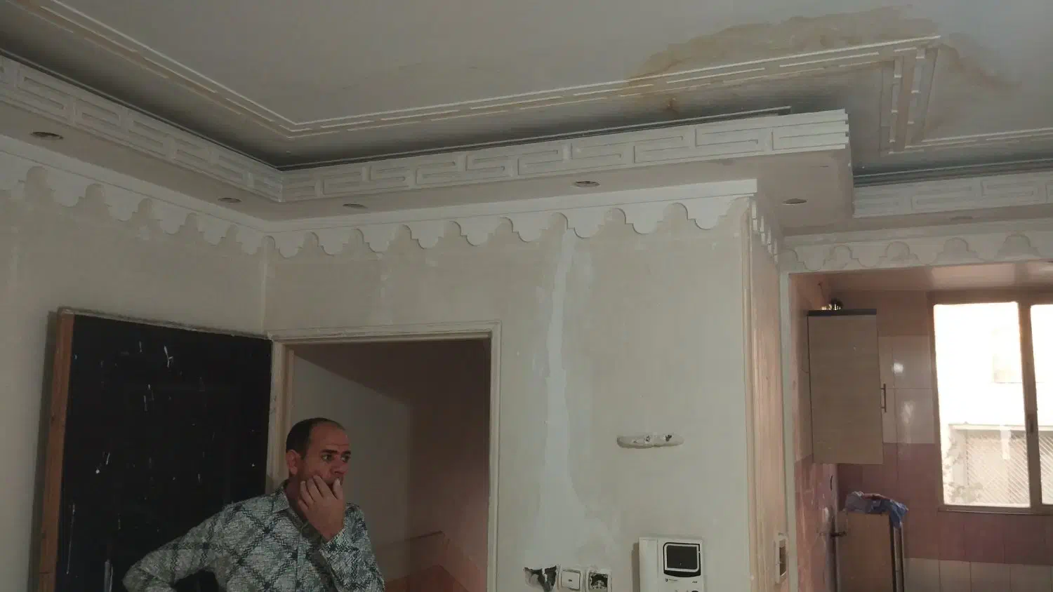 گچکاری ابزار نور مخفی لکگیری|خدمات پیشه و مهارت|آبسرد, |دیوار