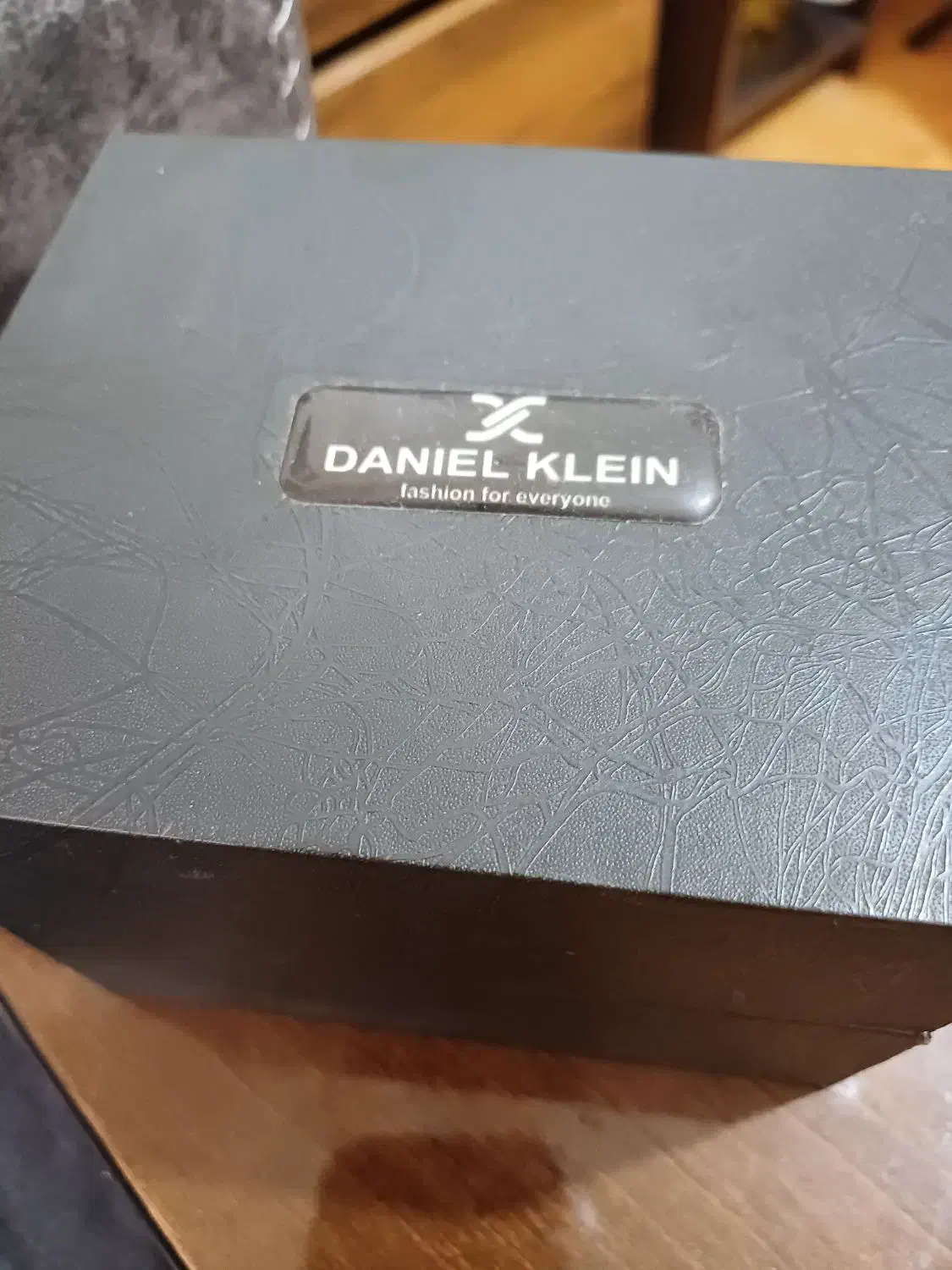 Daniel clain|ساعت|رشت, چله خانه|دیوار